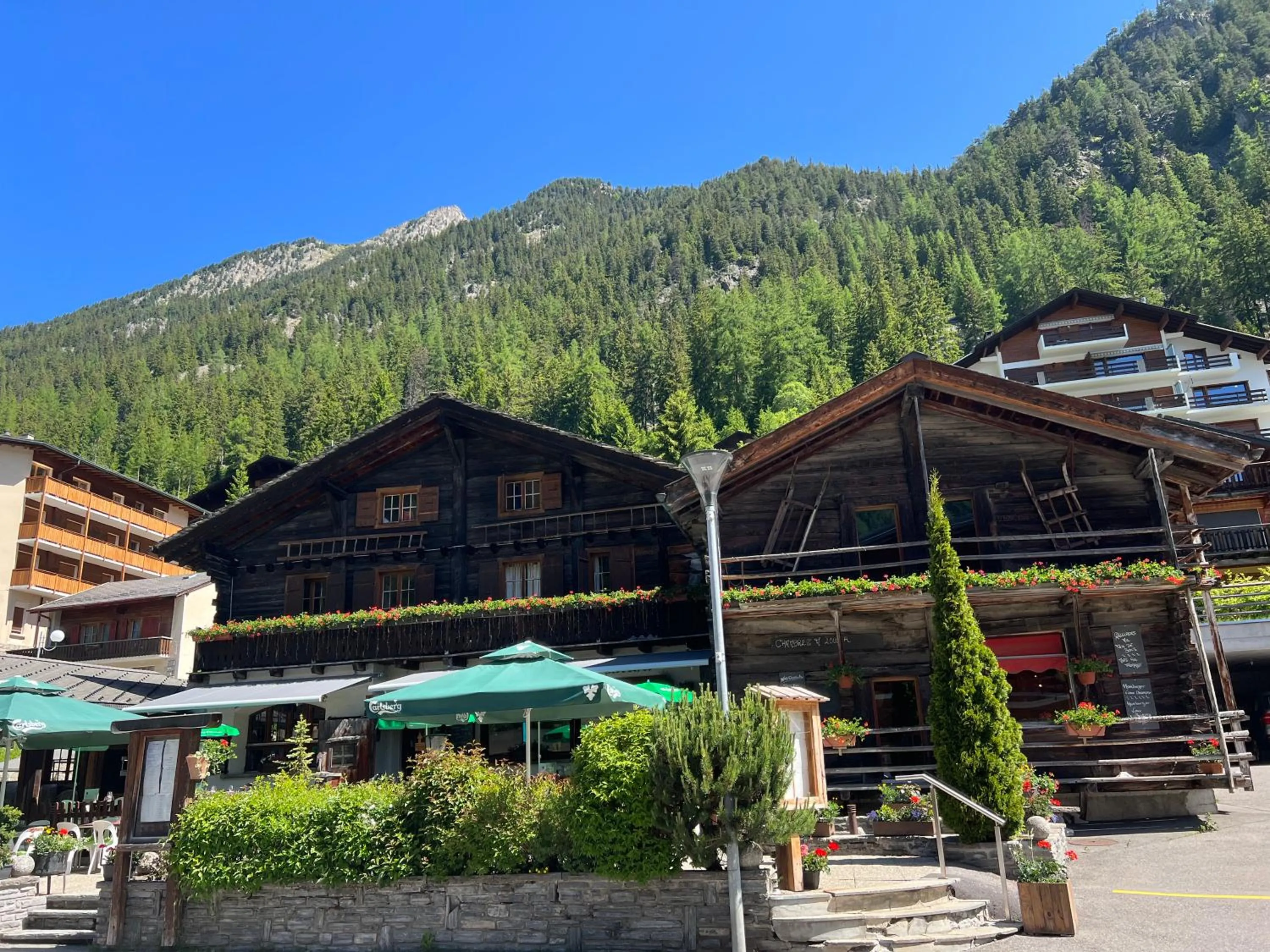 Property building in Au Vieux Champex