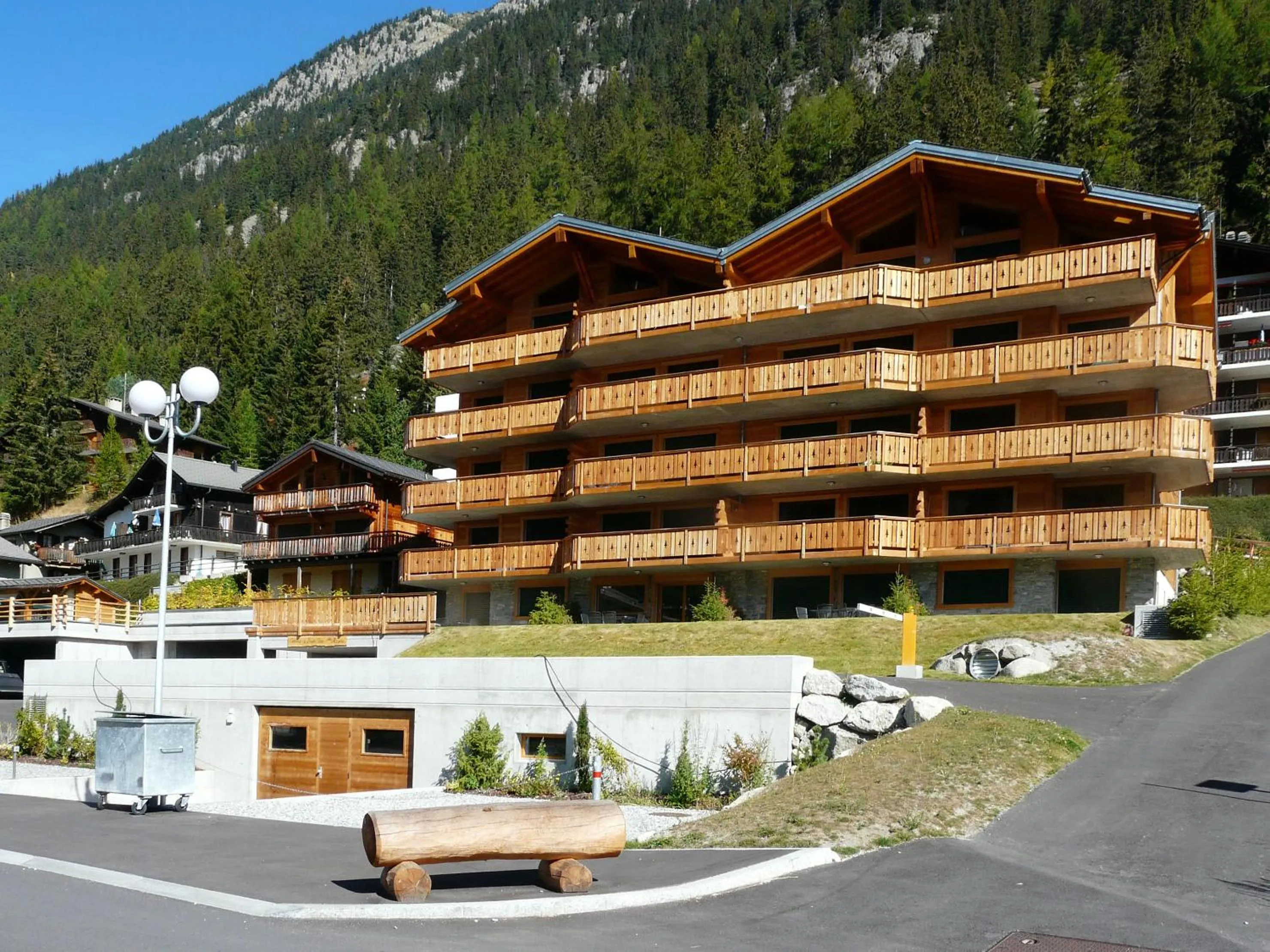 Property building in Au Vieux Champex