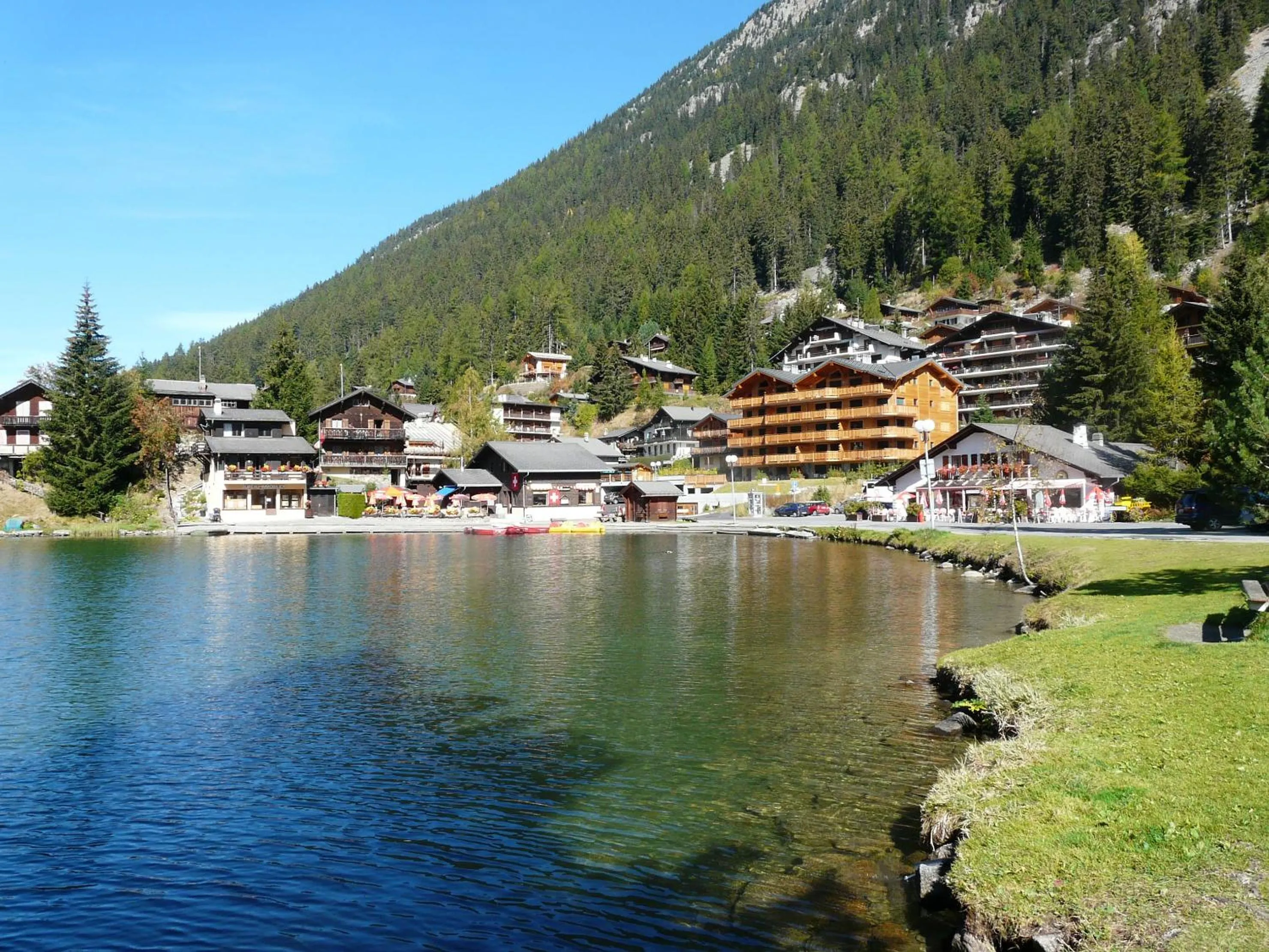 Property building in Au Vieux Champex