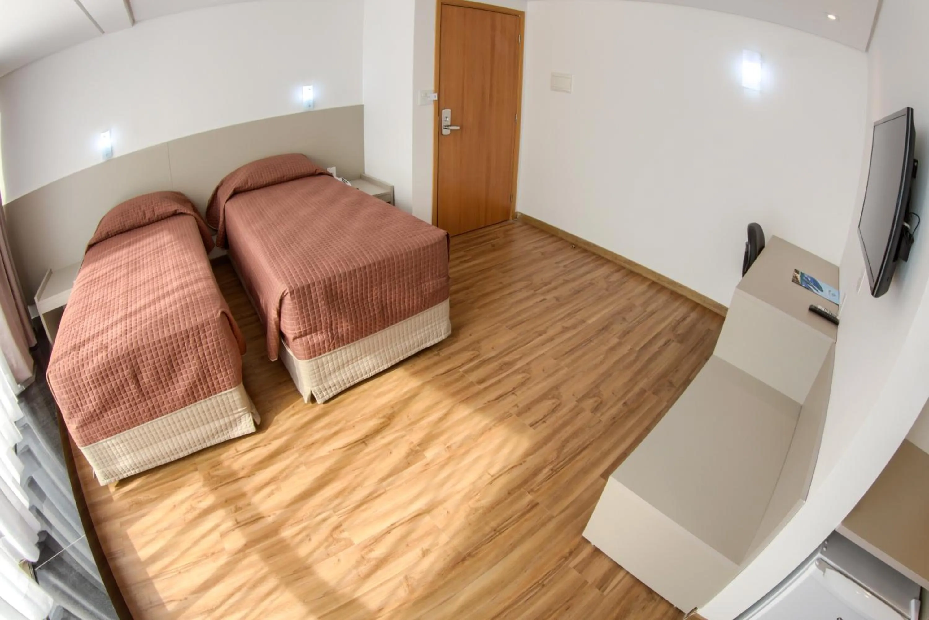 Photo of the whole room, Bed in Marante Executive Hotel