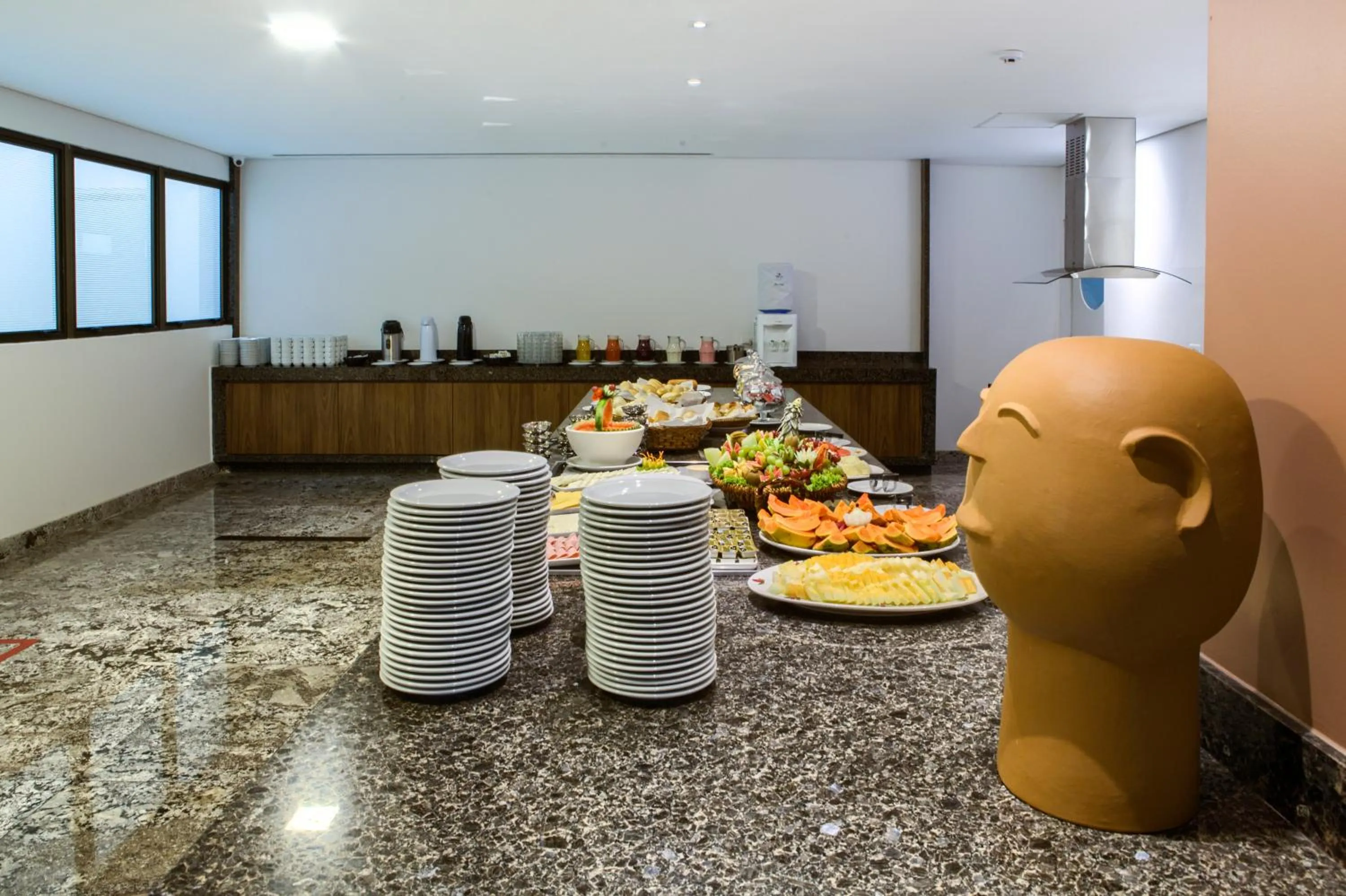 Buffet breakfast in Marante Executive Hotel