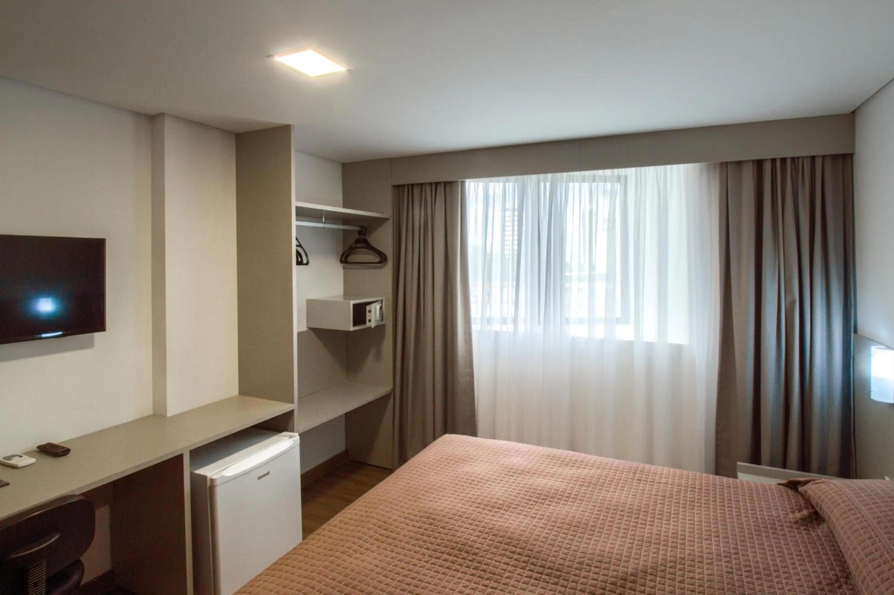 Property building, Bed in Marante Executive Hotel