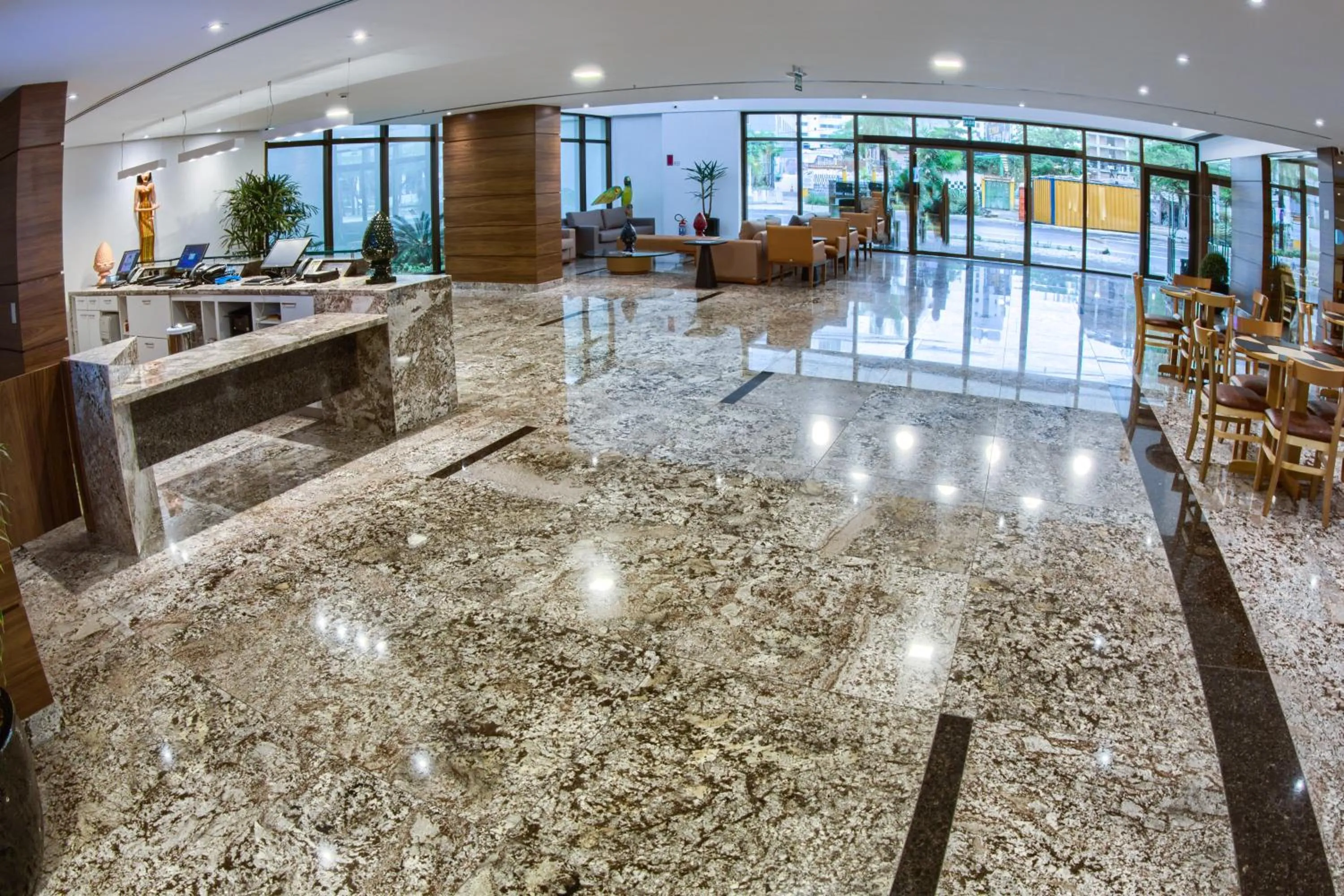Lobby or reception in Marante Executive Hotel