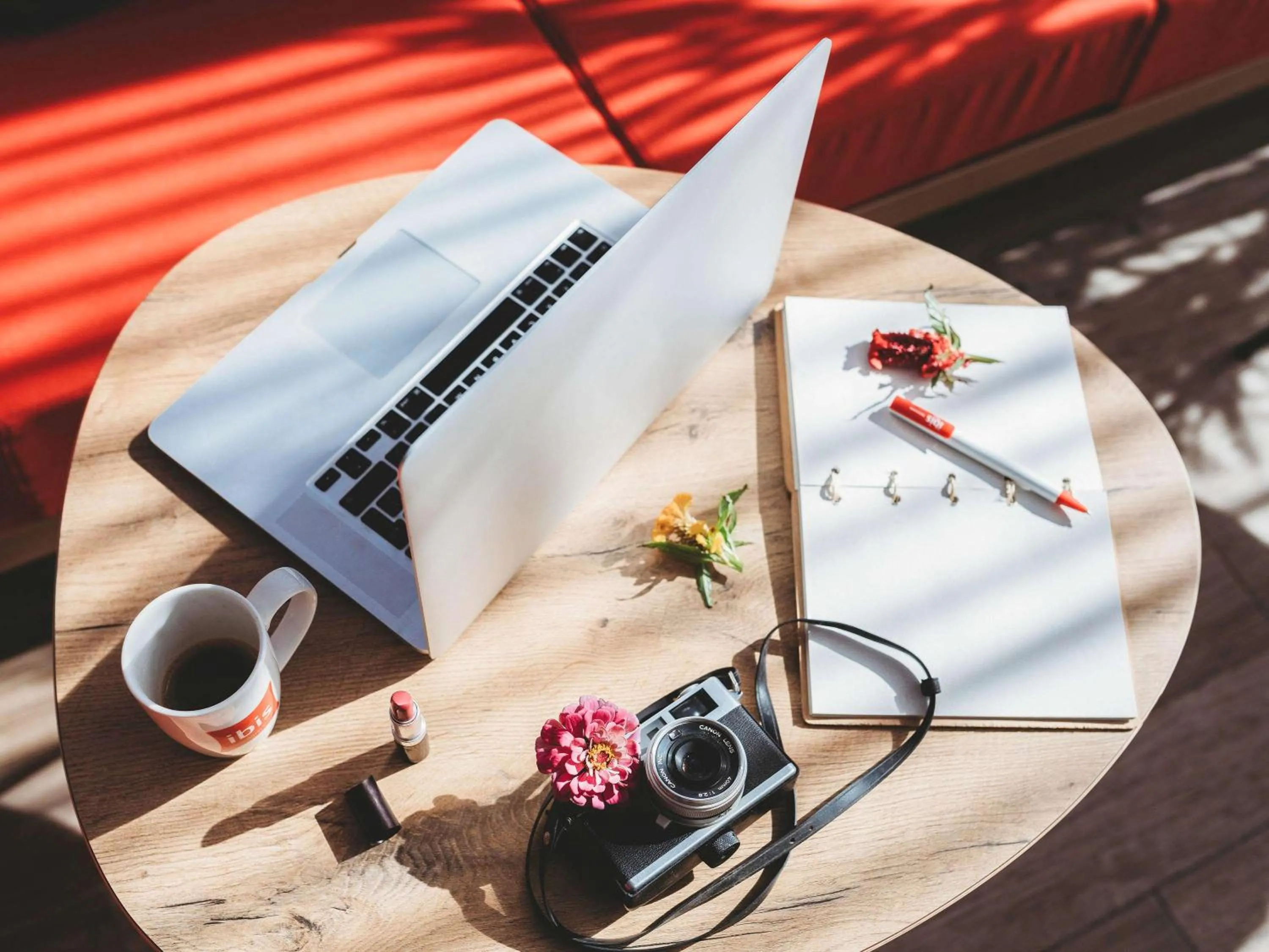 Lounge or bar in ibis Mulhouse Centre Filature