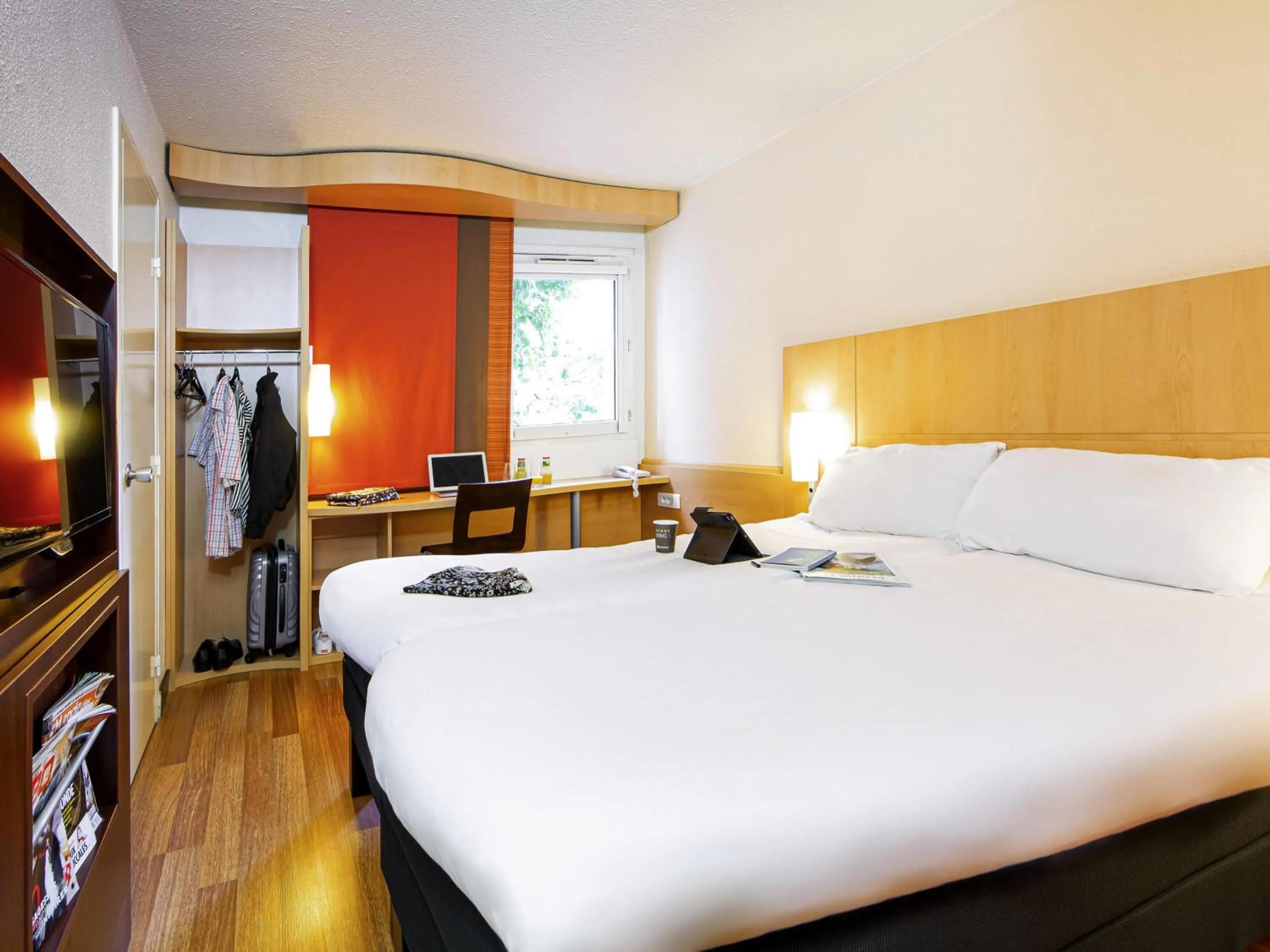 Bedroom, Bed in ibis Mulhouse Centre Filature