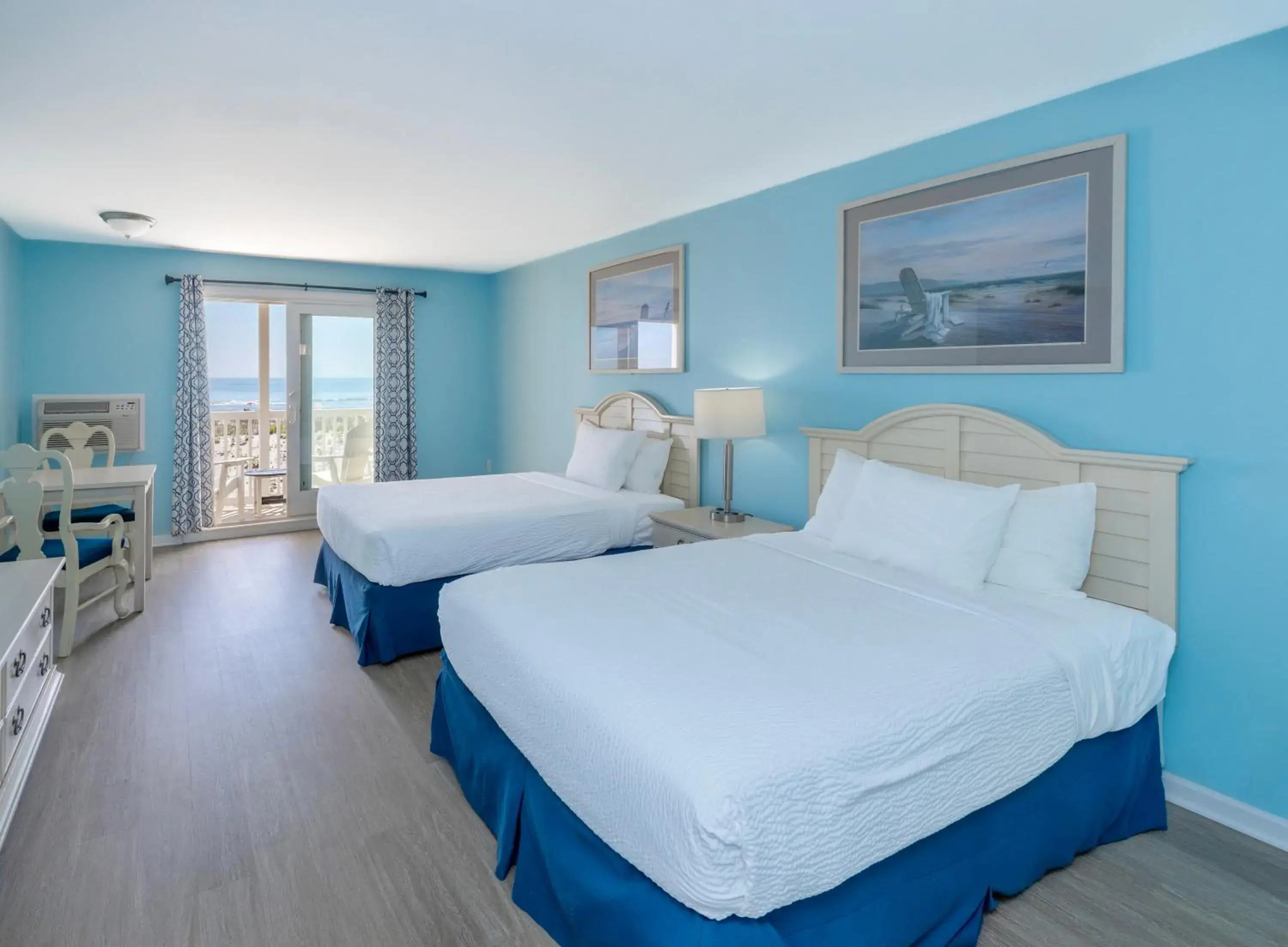 Queen Room with Balcony in Drifting Sands Oceanfront Hotel Queen Room with Balcony in Drifting Sands Oceanfront Hotel