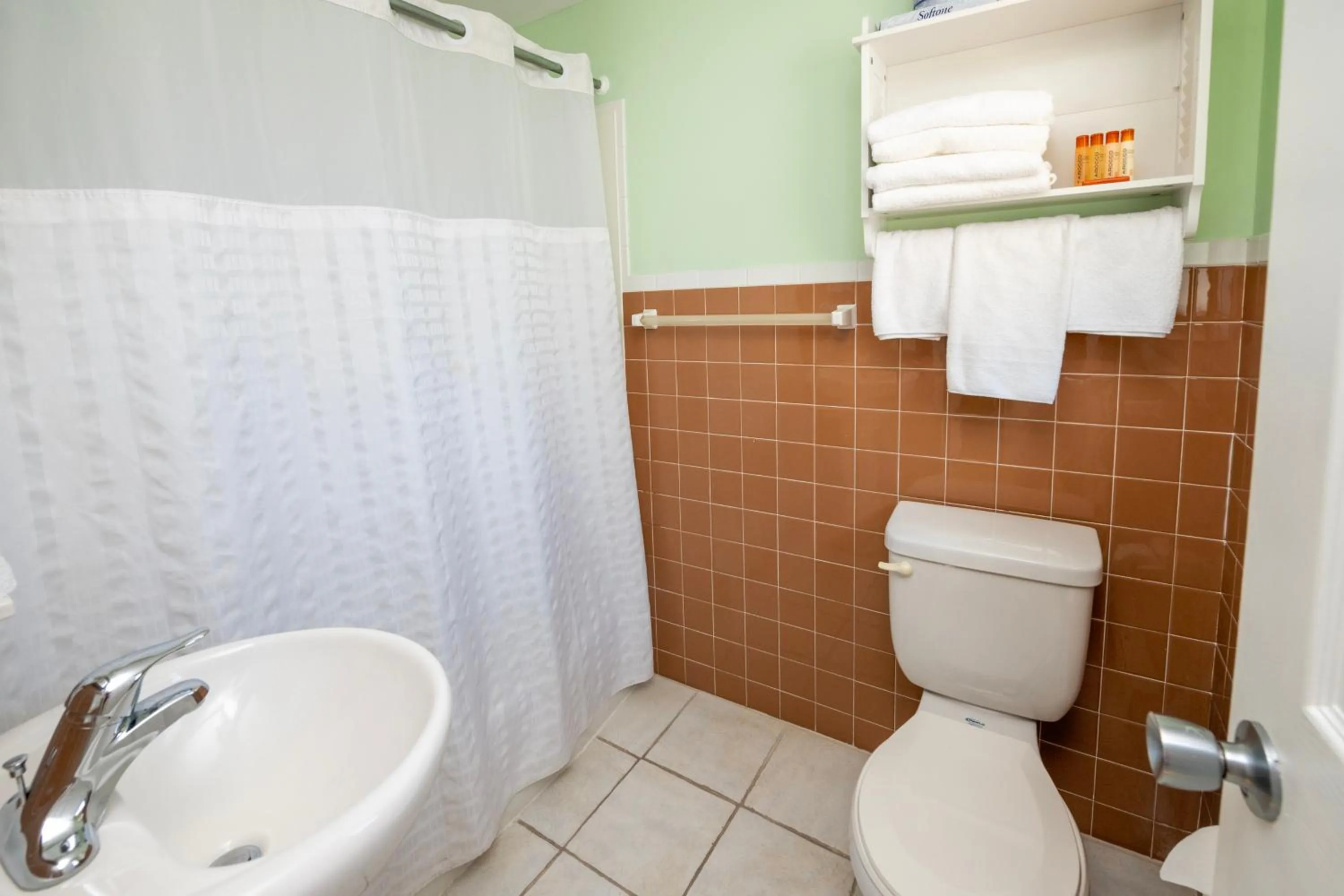 Bathroom in Drifting Sands Oceanfront Hotel