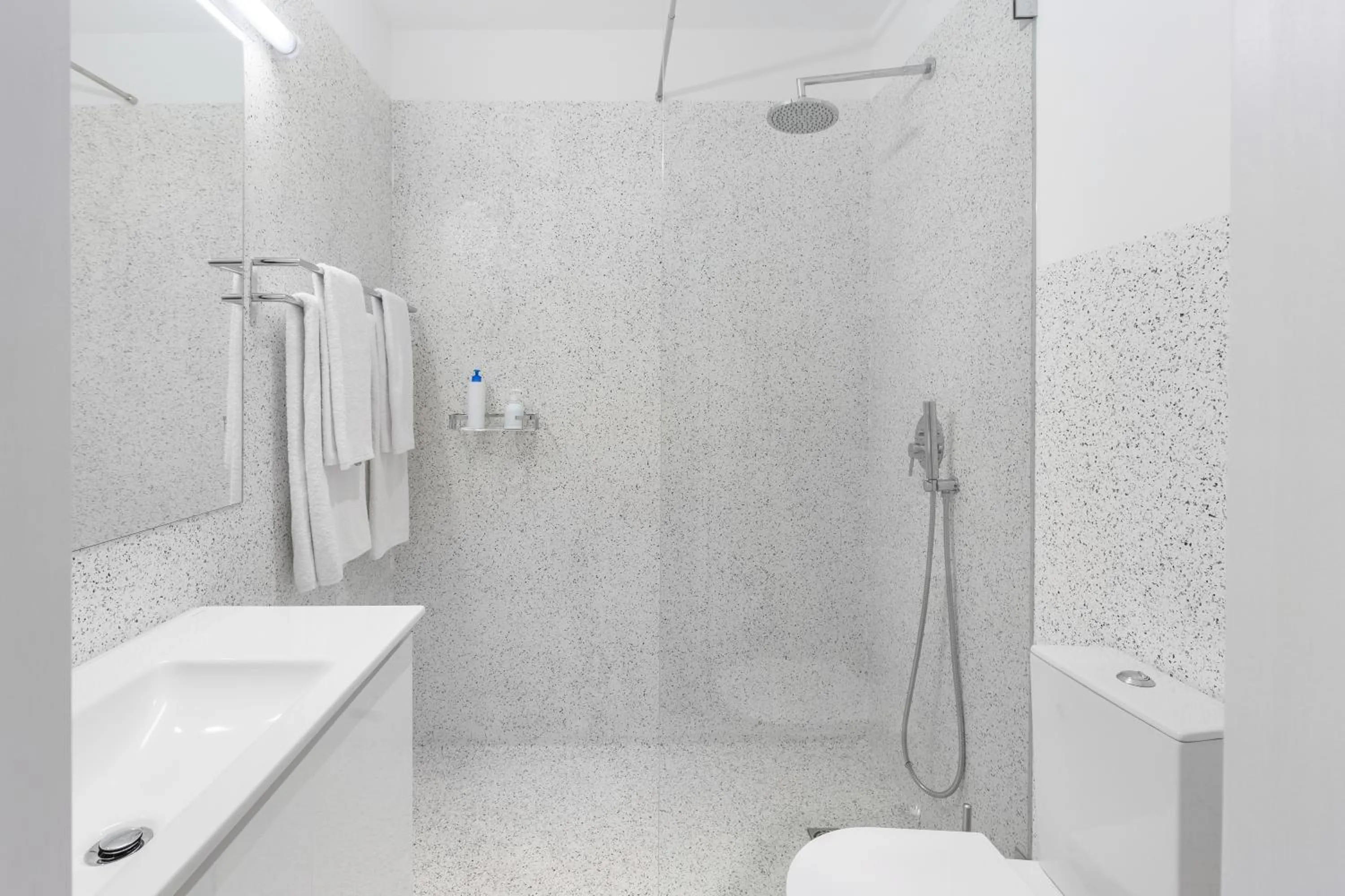 Shower in Goabio apartments 2 river view