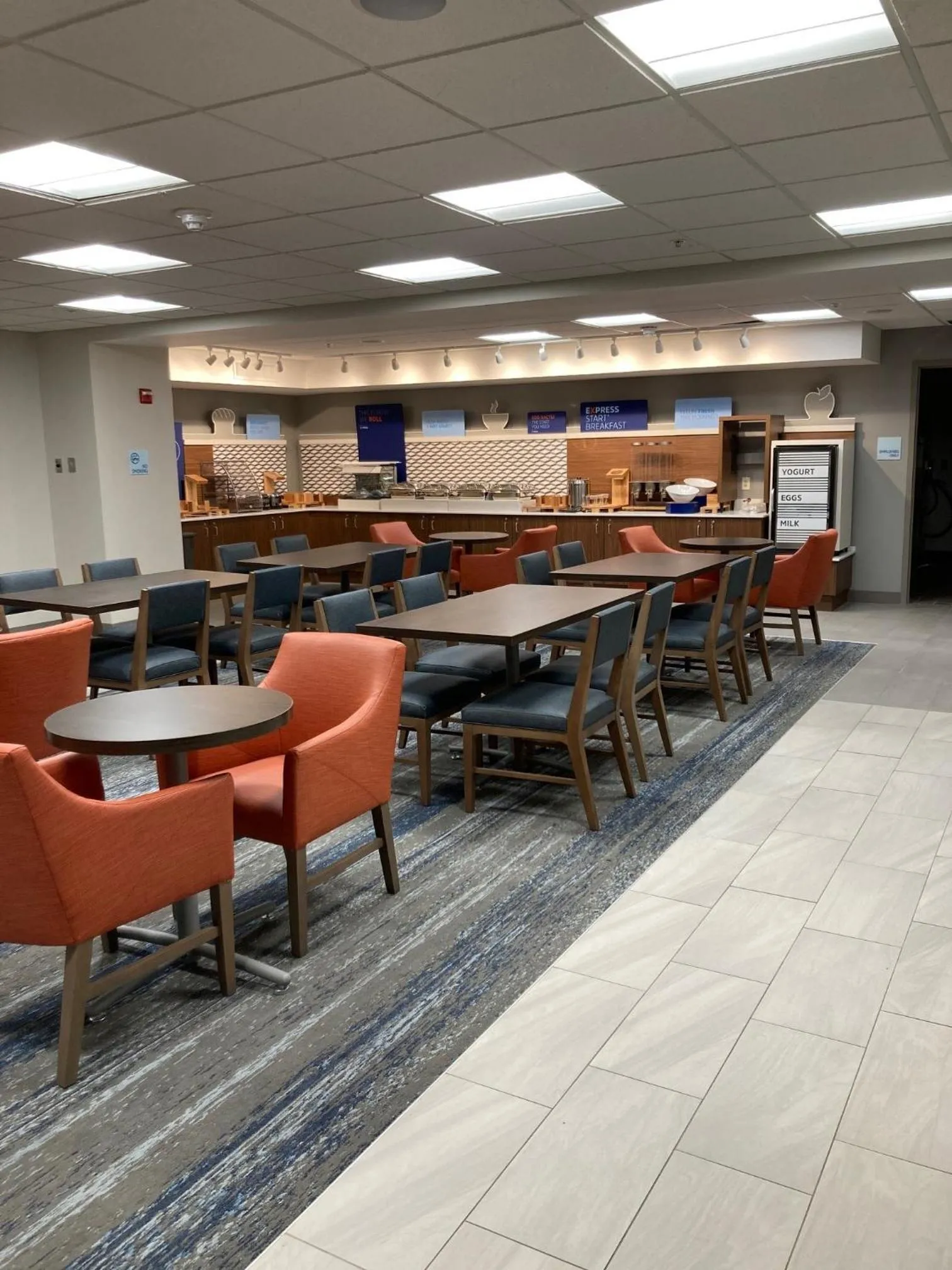 Breakfast in Holiday Inn Express - Akron NW - Fairlawn by IHG
