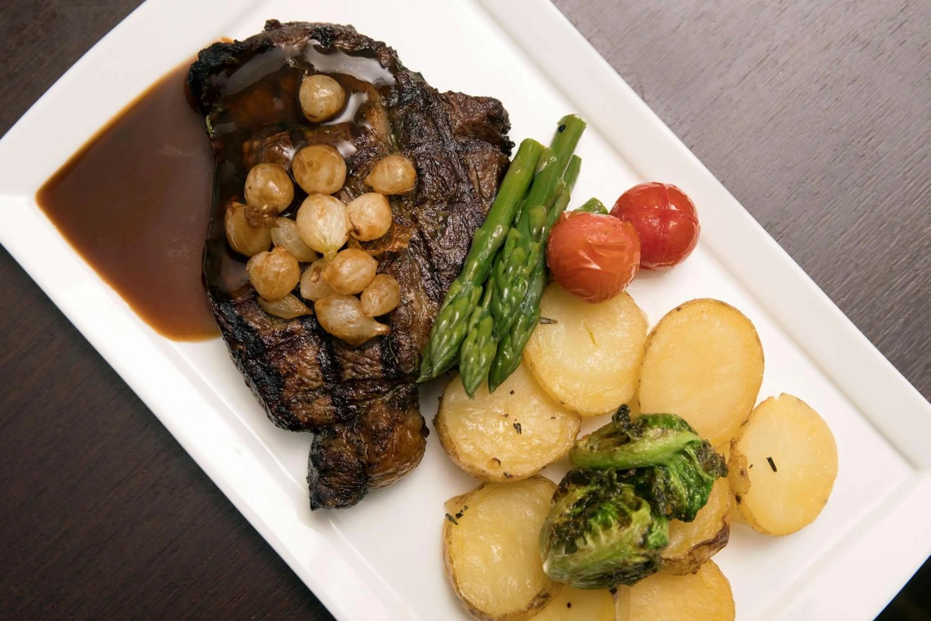 Restaurant/places to eat in DoubleTree by Hilton Dulles Airport-Sterling