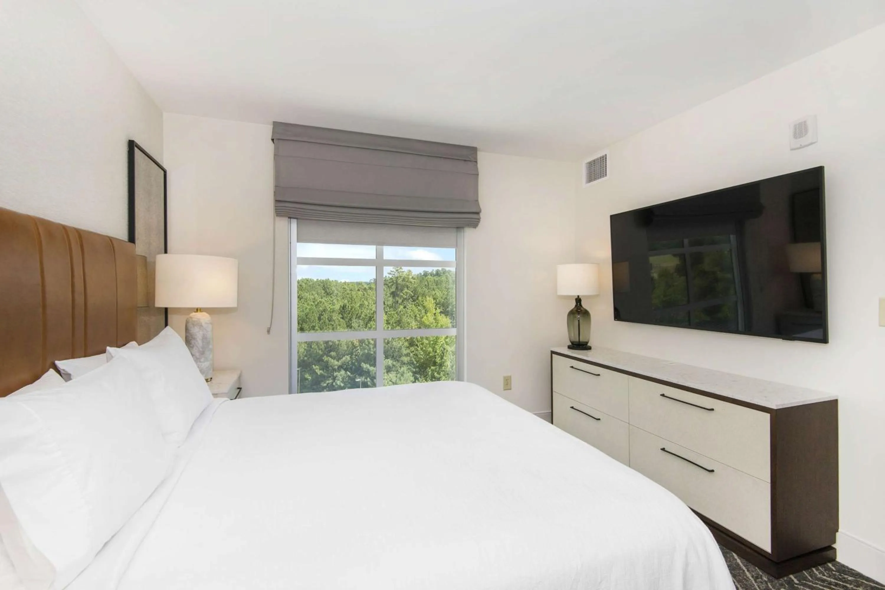 Bed in Embassy Suites by Hilton Raleigh Durham Airport Brier Creek