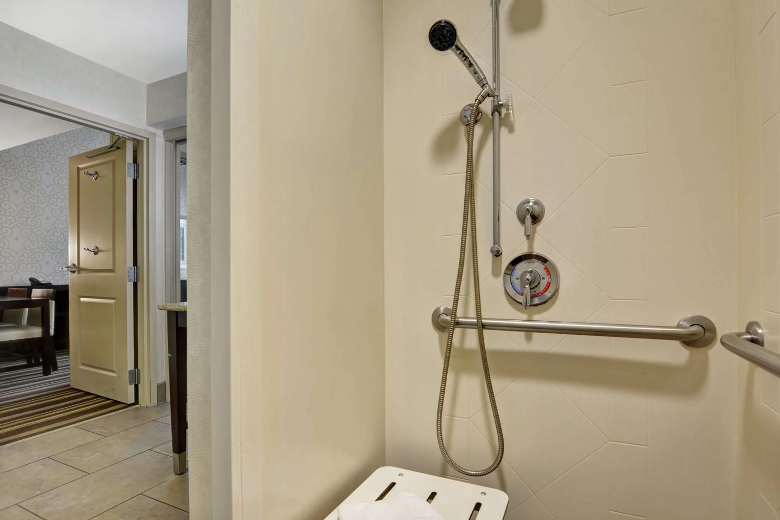 Bathroom in Embassy Suites Savannah Airport