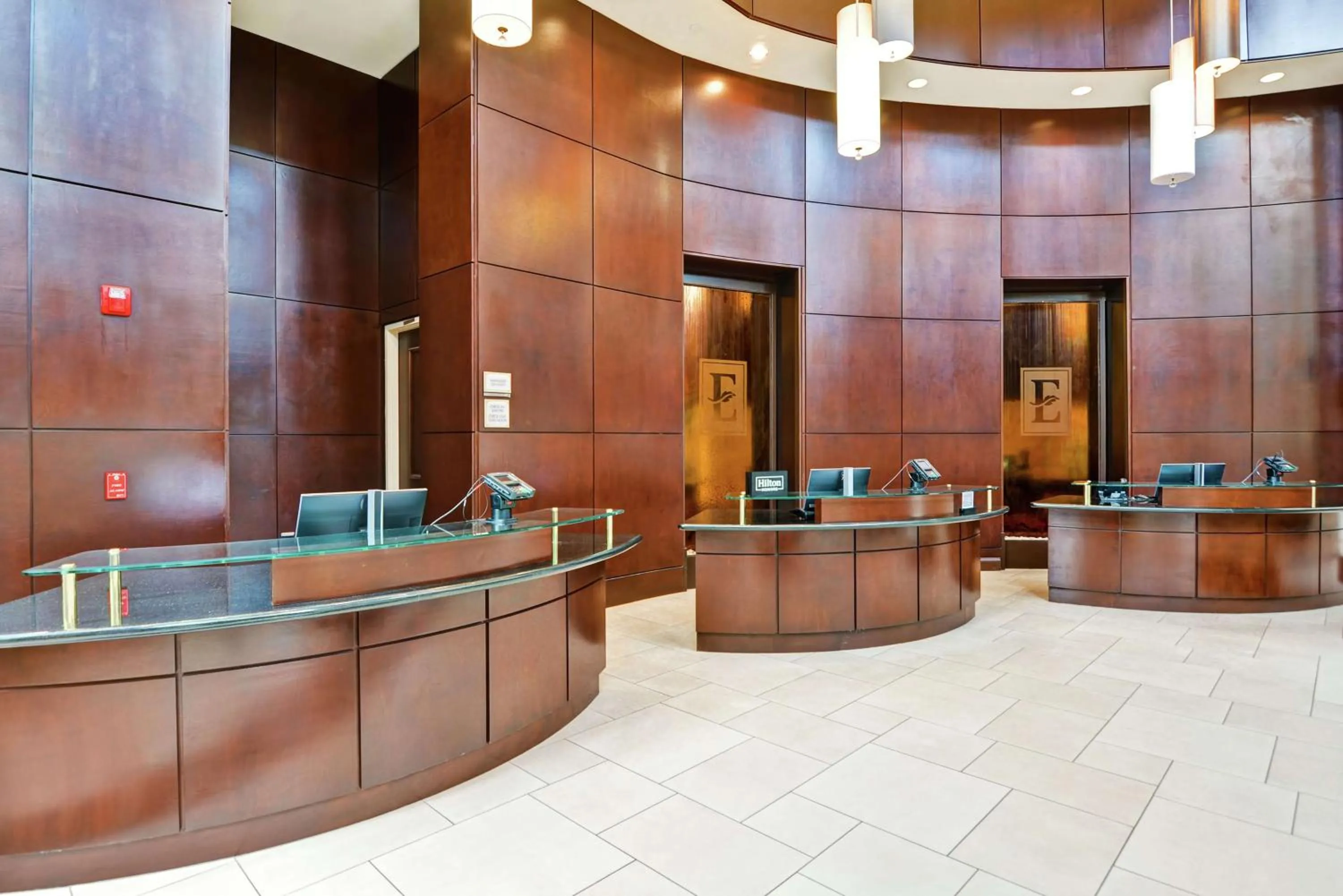 Lobby or reception in Embassy Suites Savannah Airport