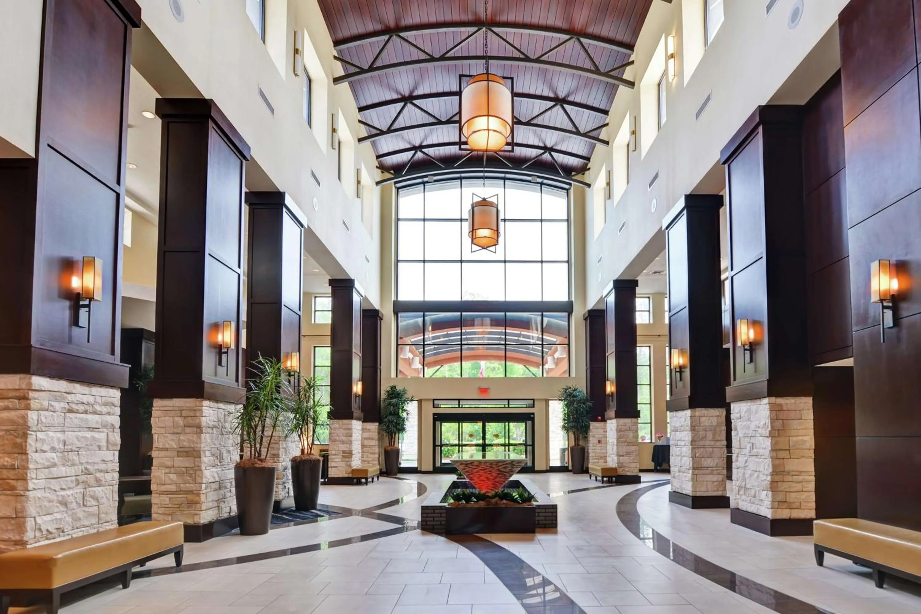 Lobby or reception in Embassy Suites Savannah Airport