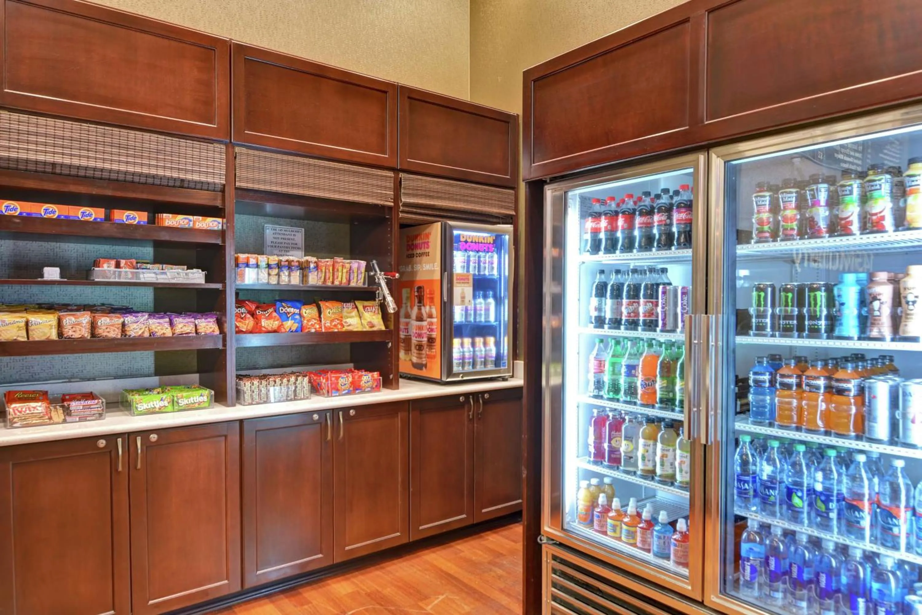 Restaurant/places to eat in Embassy Suites Savannah Airport