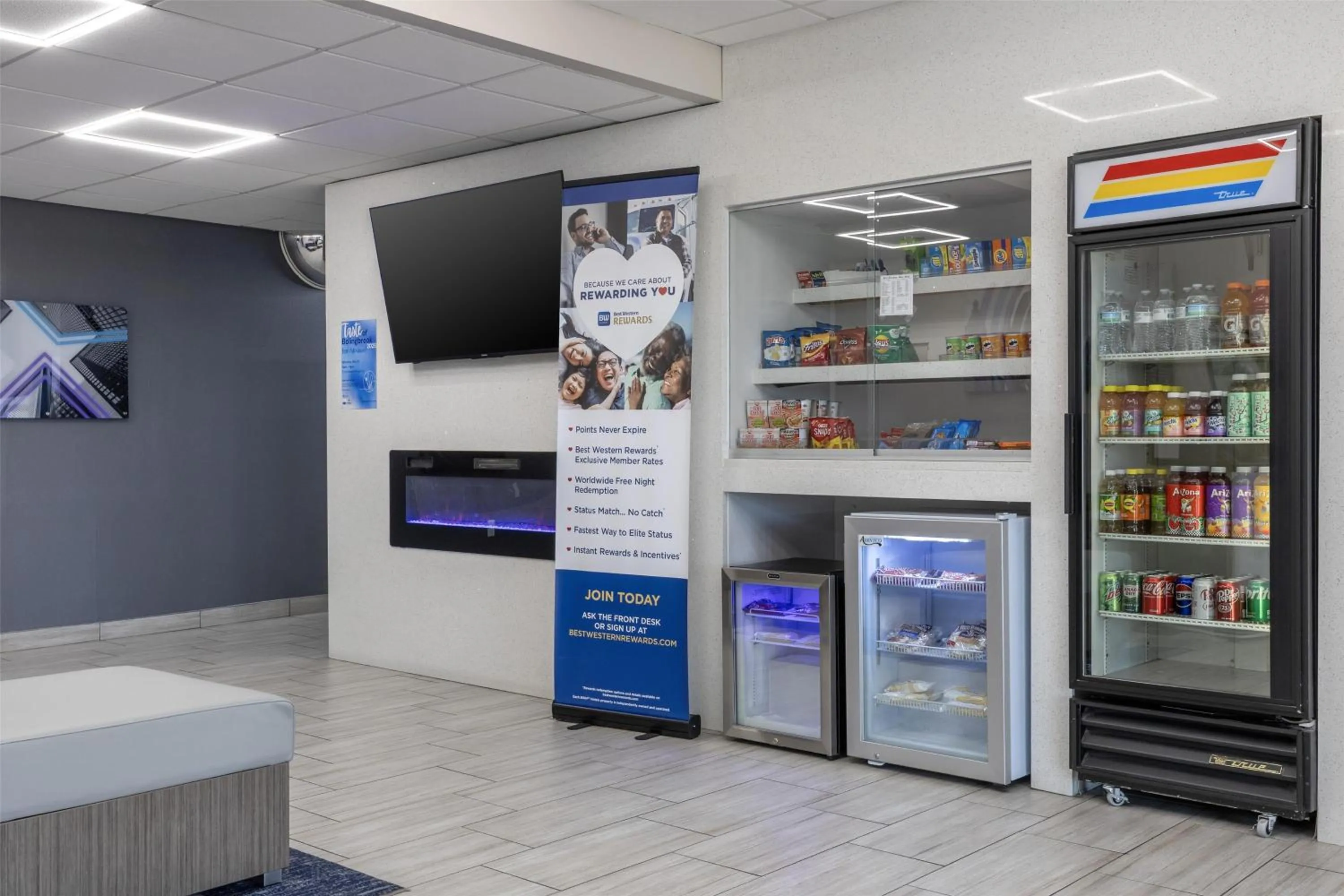 Property building in Best Western Bolingbrook Hotel