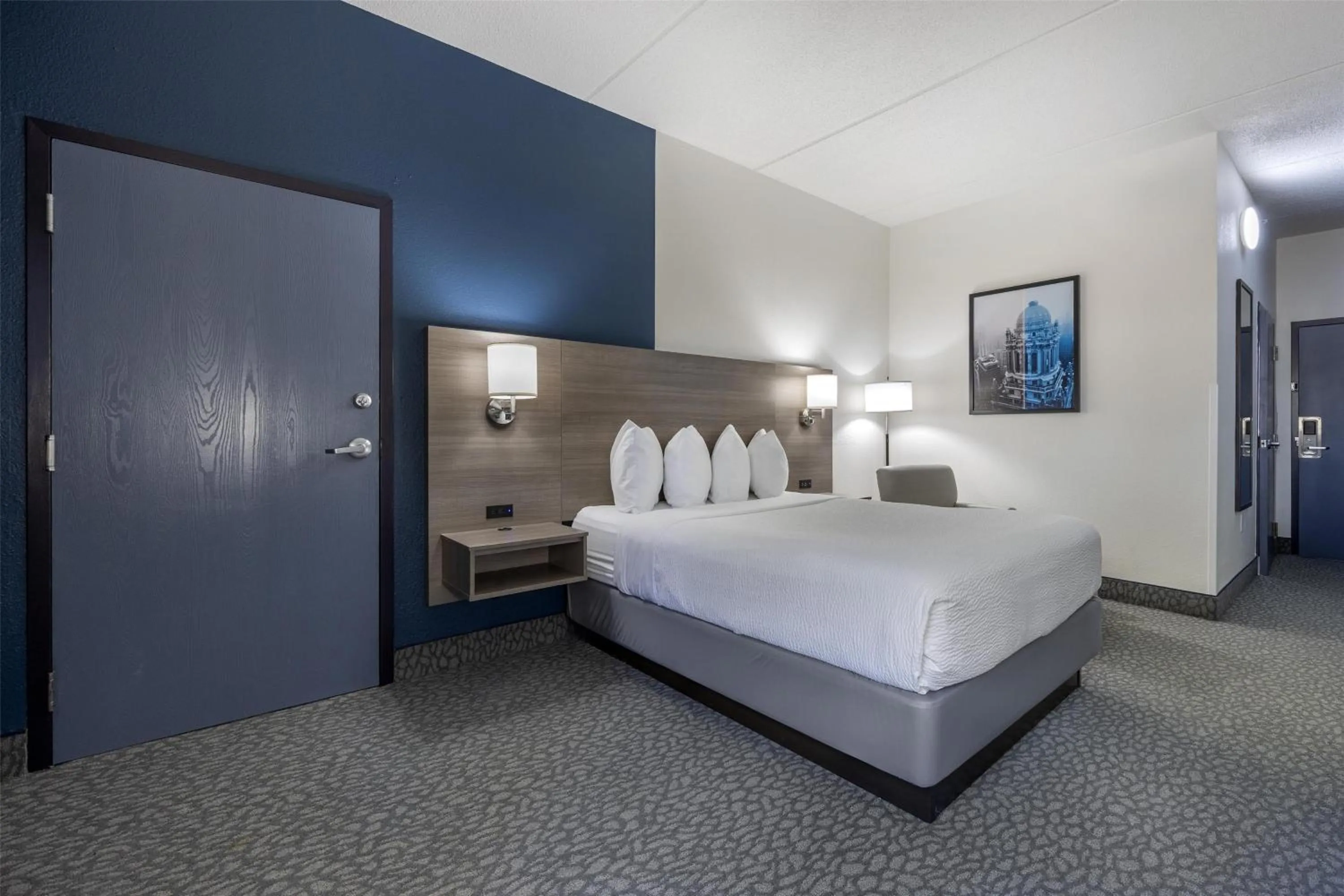 Bedroom, Bed in Best Western Bolingbrook Hotel