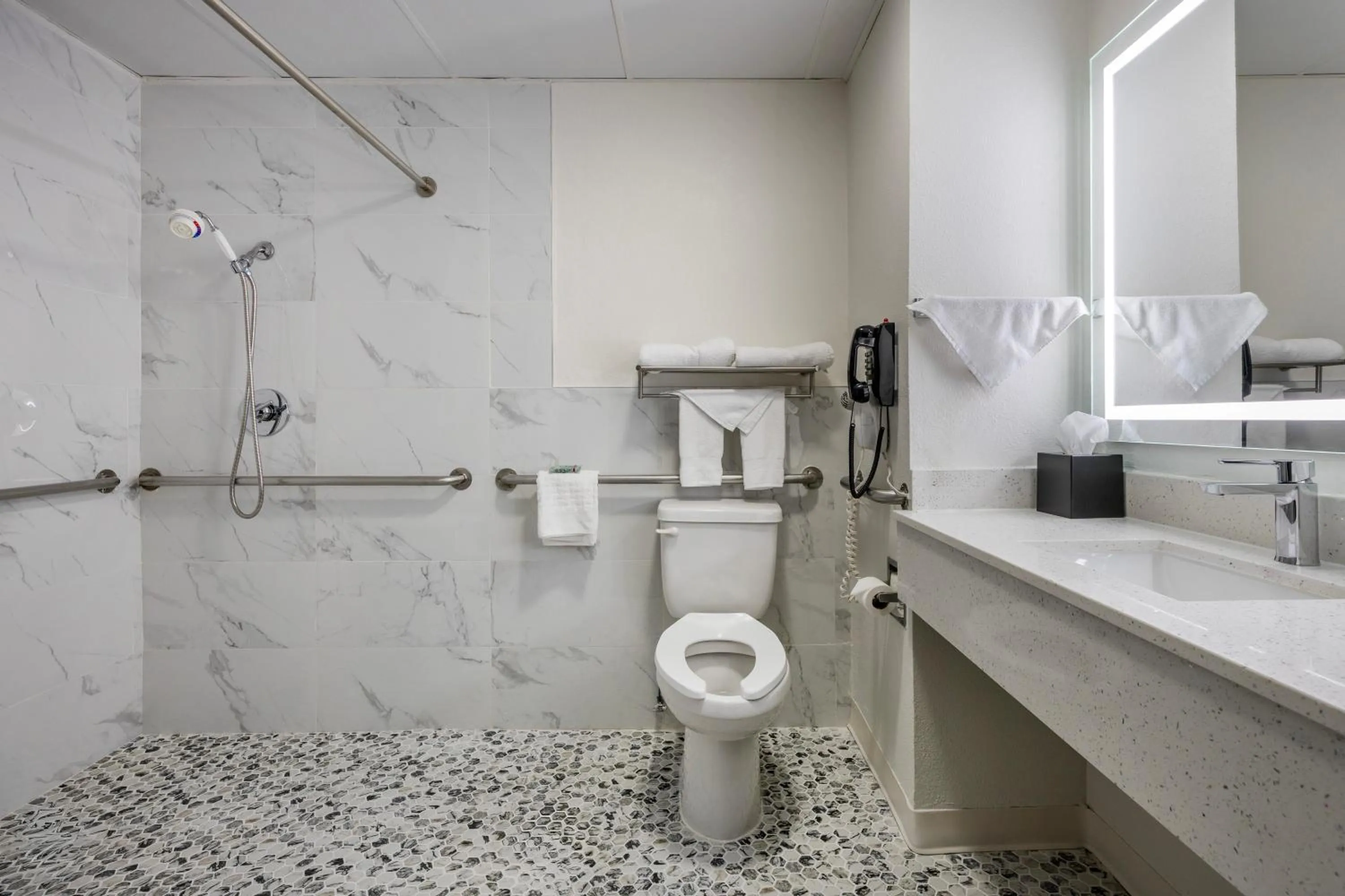 Bathroom in Best Western Bolingbrook Hotel