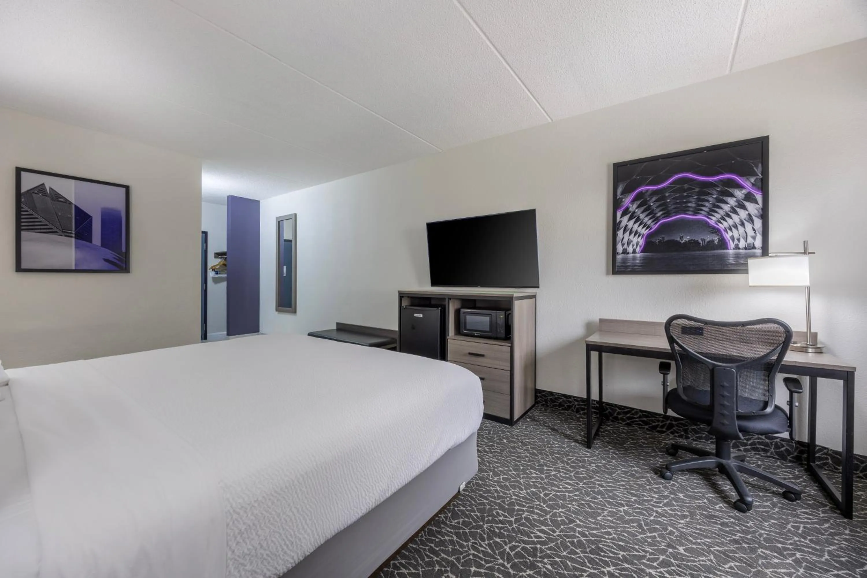 Bedroom, Bed in Best Western Bolingbrook Hotel