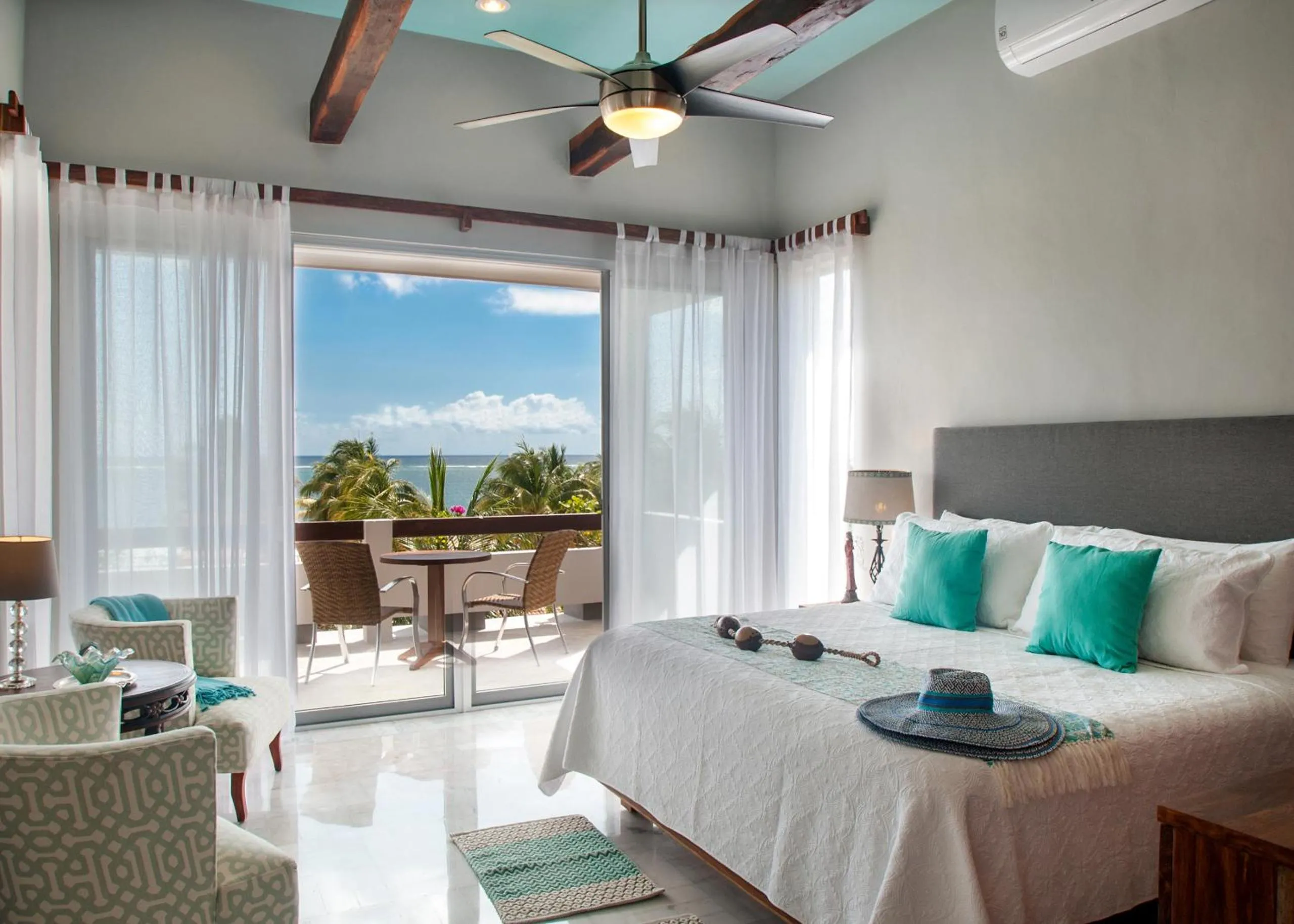 Casa Agua Azul - Family Getaway with Stunning Ocean Views