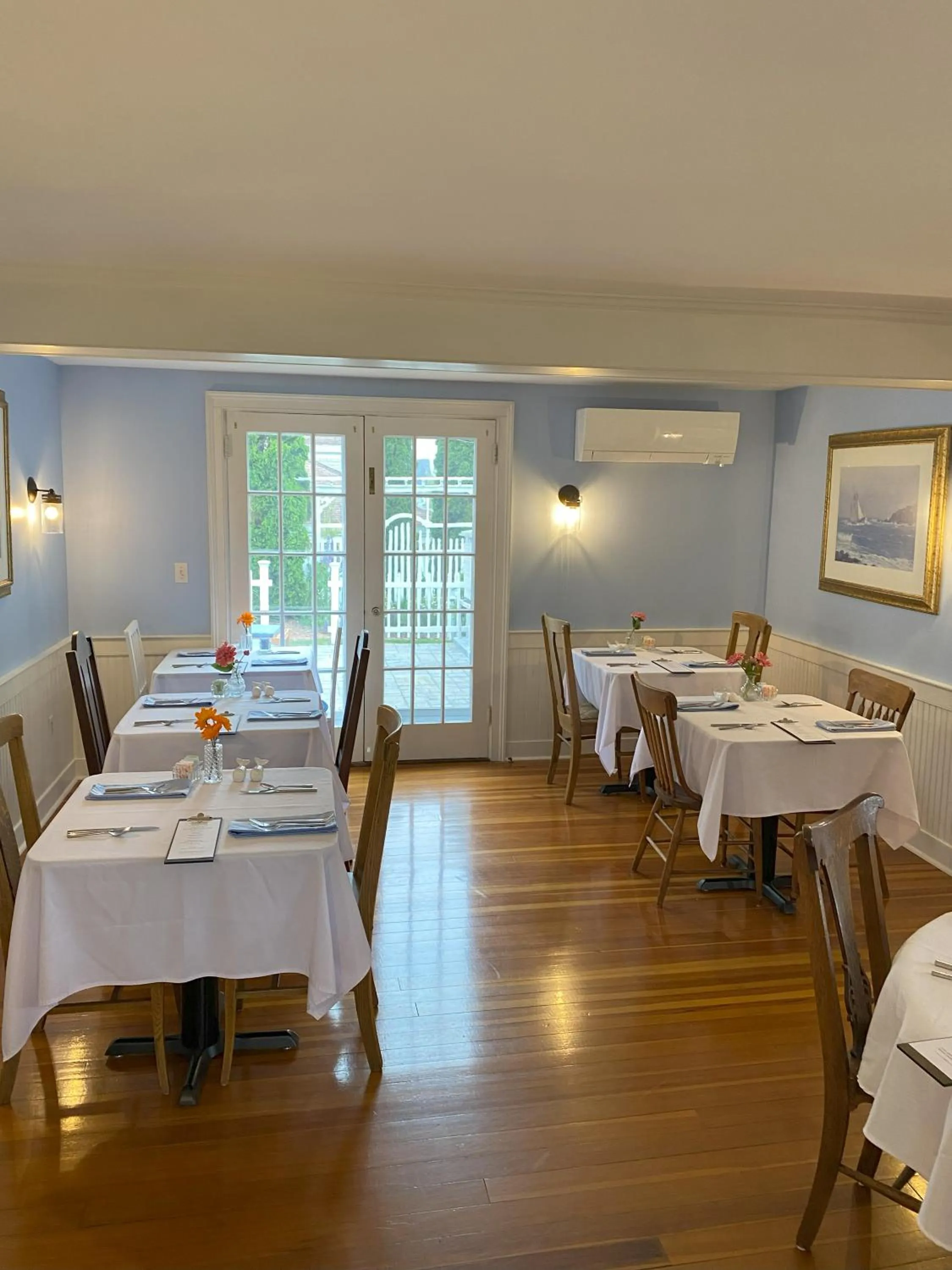 Dining area in Spouter Inn Bed & Breakfast