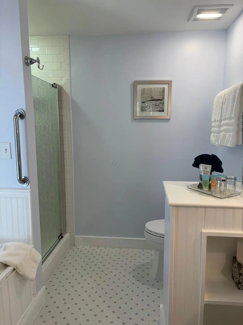 Bathroom in Spouter Inn Bed & Breakfast