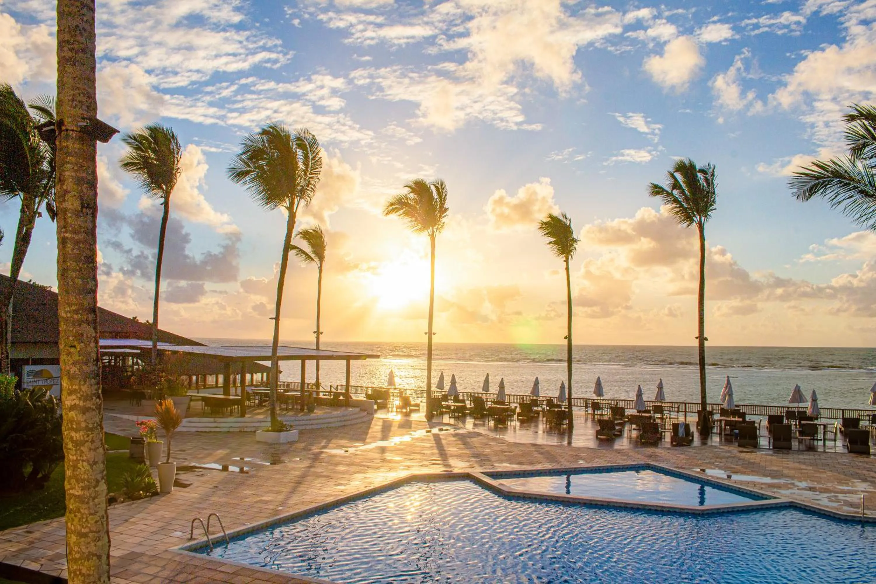 Swimming pool in Saint Tropez Praia Hotel
