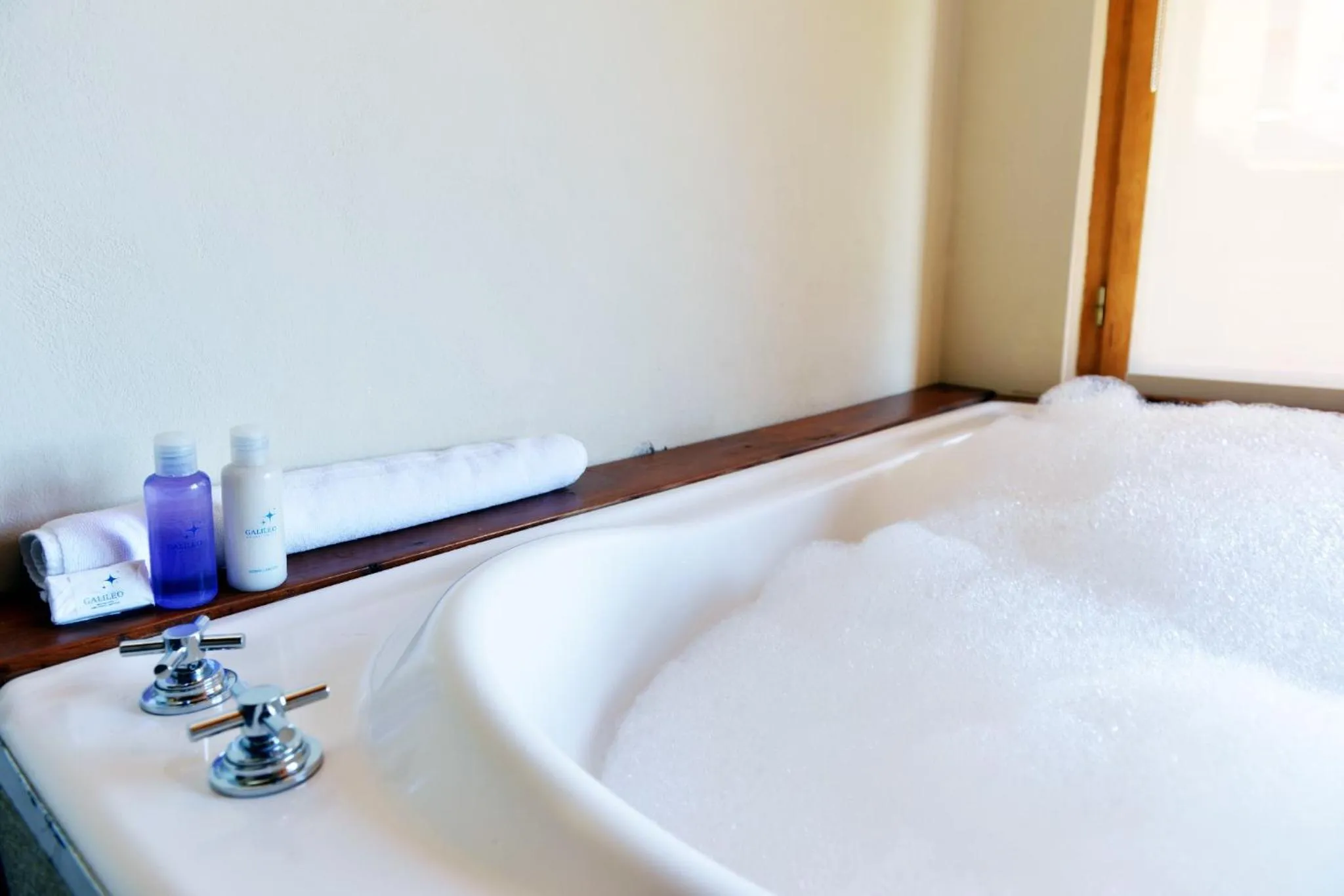 Hot Tub, Bed in Galileo Boutique Hotel