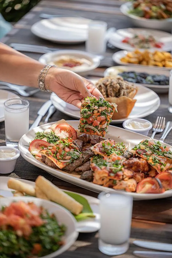 Restaurant/places to eat in Portemilio Hotel & Resort