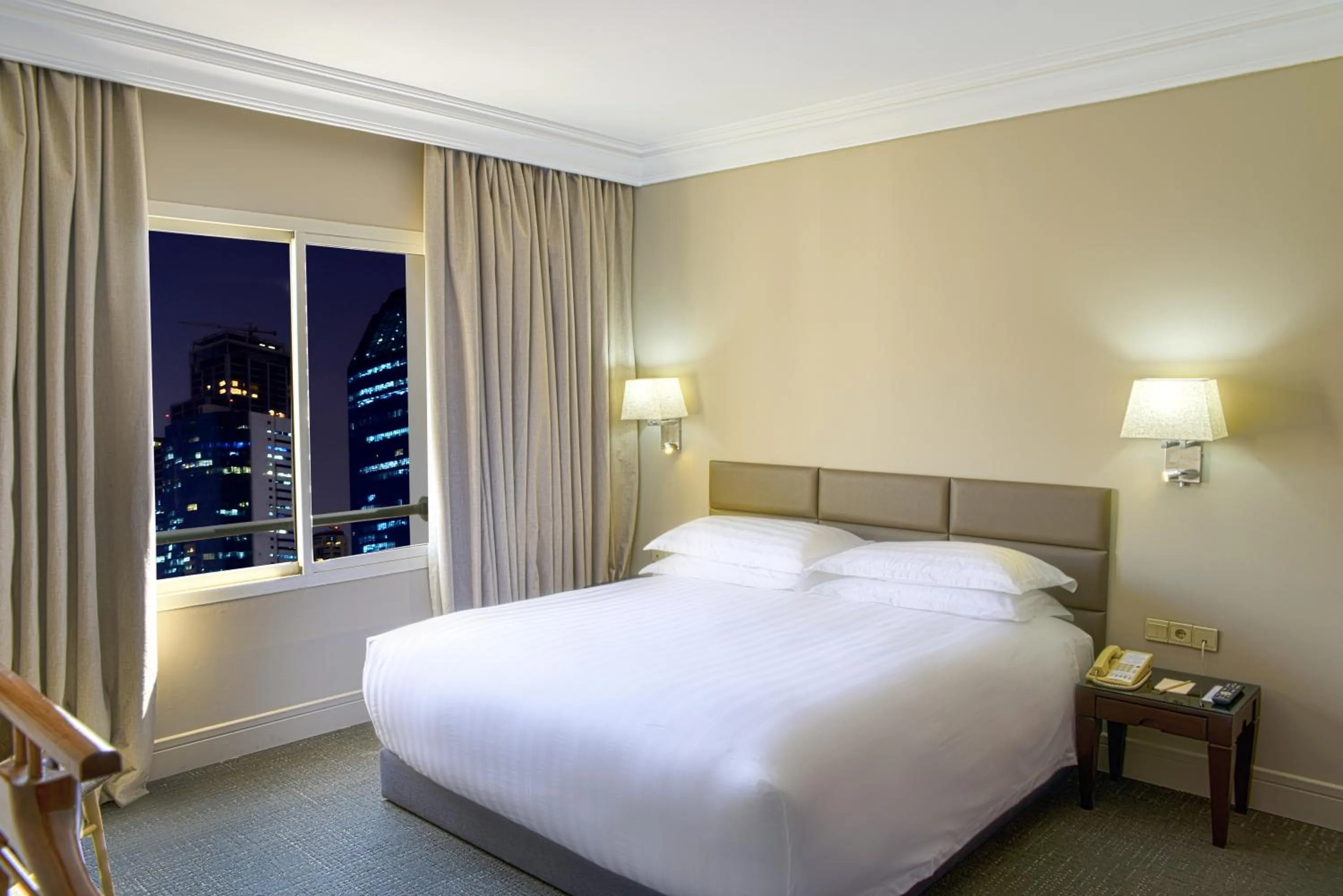 Bathroom, Bed in Portemilio Hotel & Resort