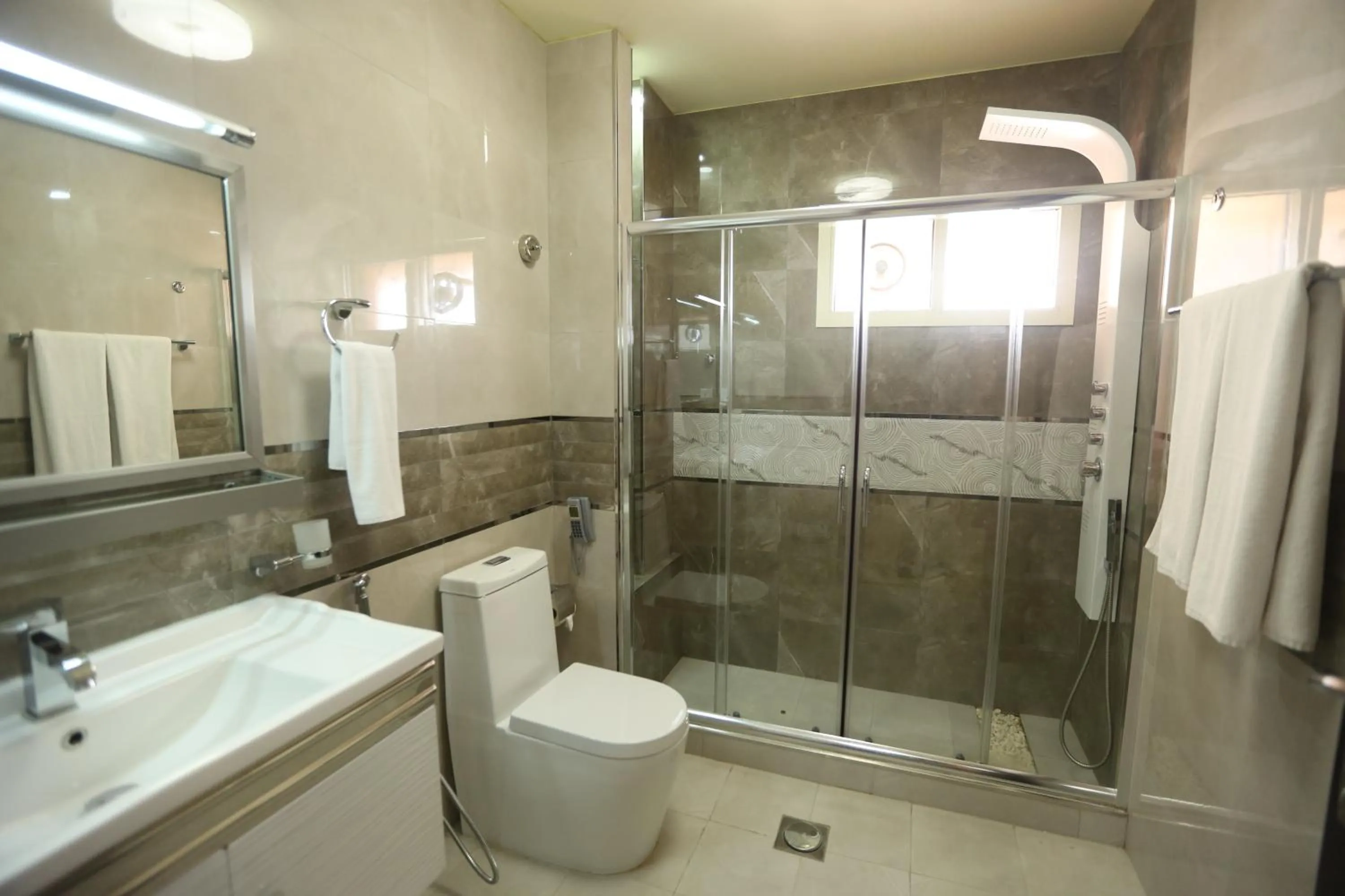 Shower in Panorama Hotel Bur Dubai