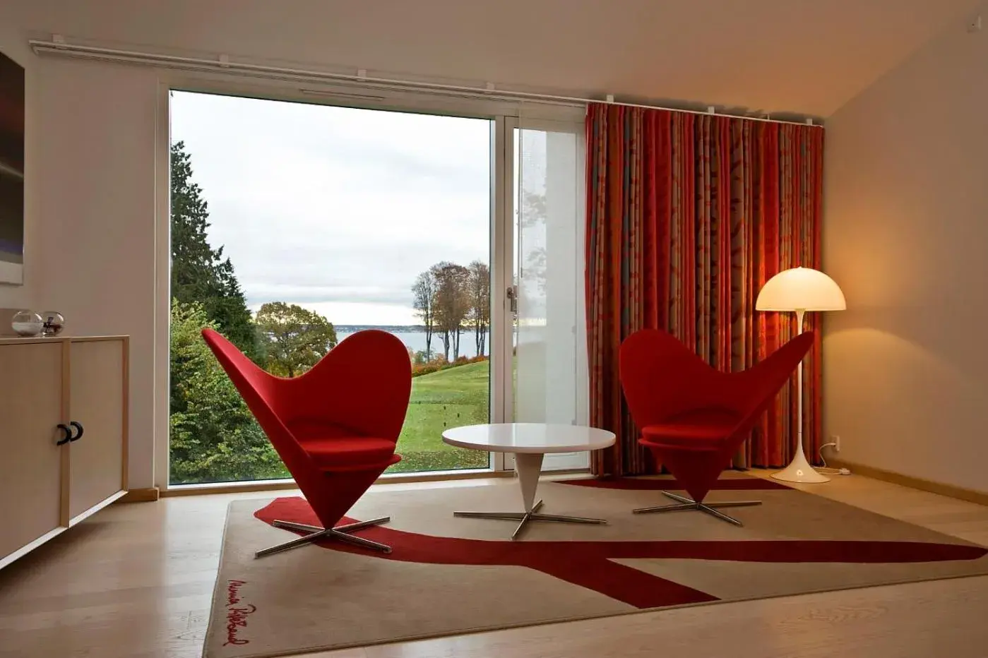 Deluxe Suite with Spa Bath in Konventum Conference Center Deluxe Suite with Spa Bath in Konventum Conference Center