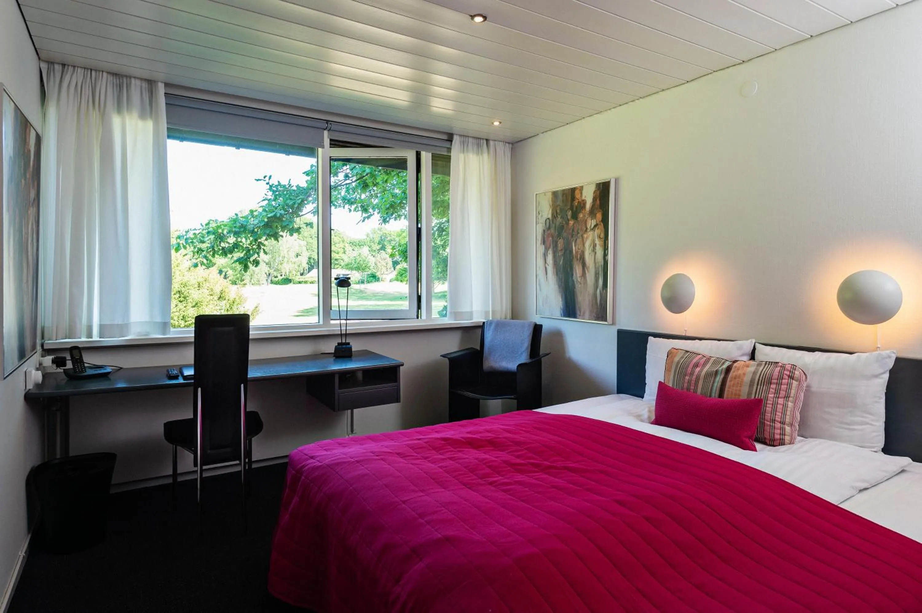 Bedroom, Bed in Konventum Conference Center