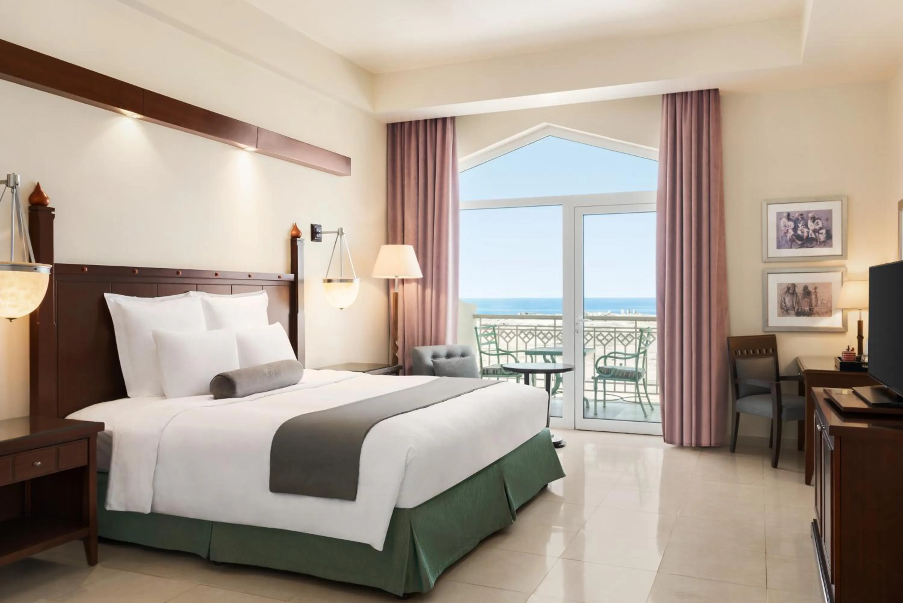 Photo of the whole room, Bed in Wyndham Garden Salalah Mirbat