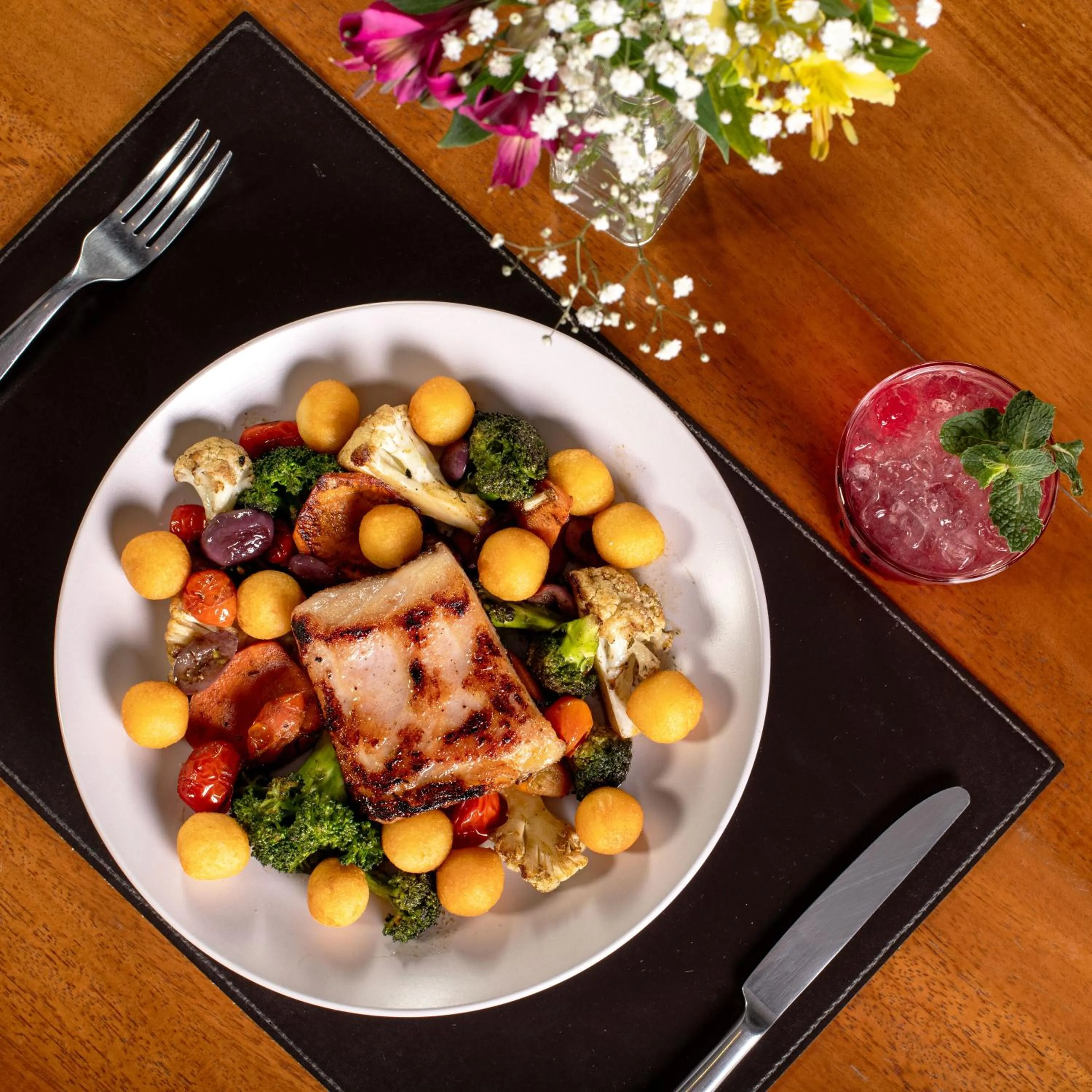 Restaurant/places to eat in I am Design Hotel Campinas by Hotelaria Brasil