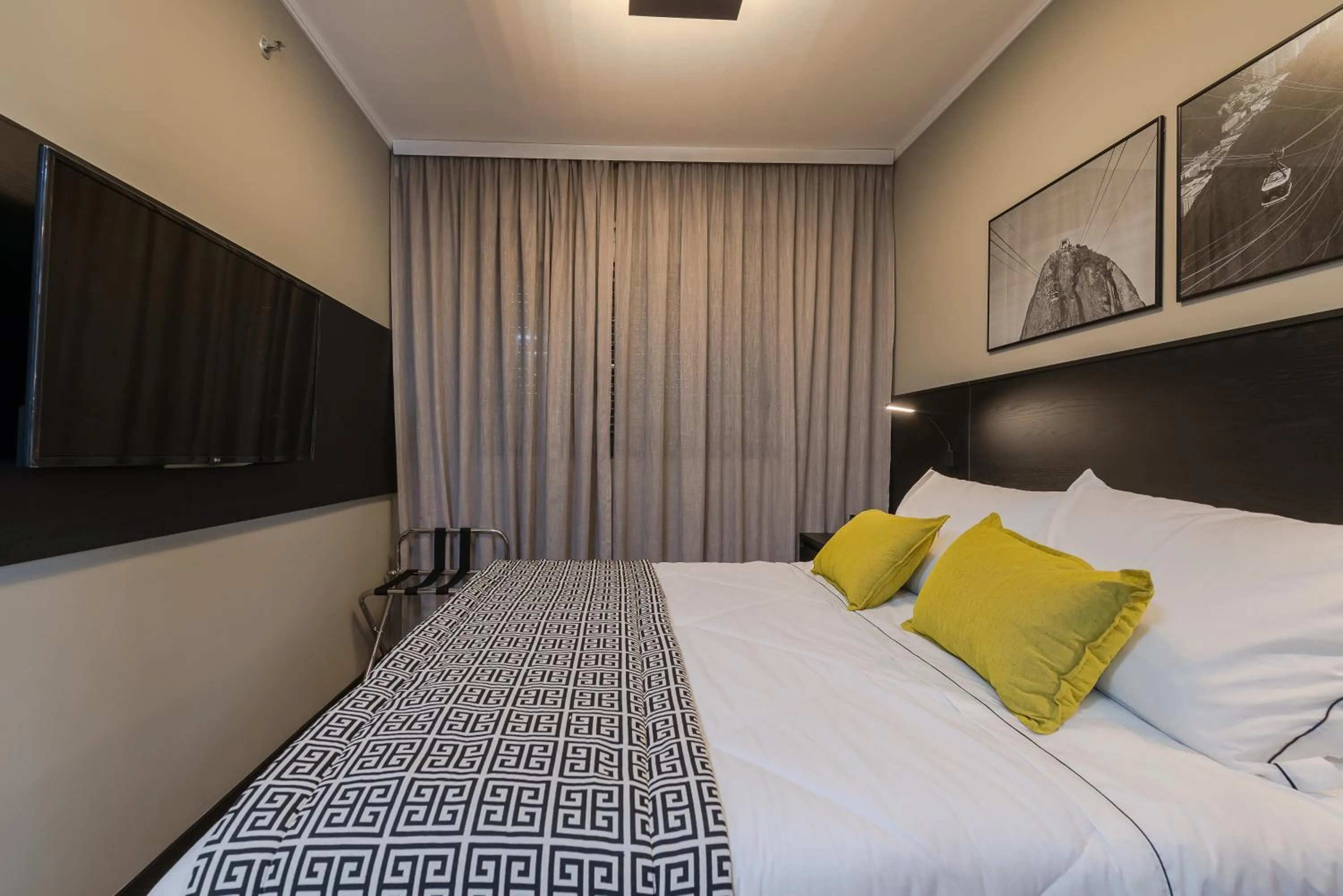 Bedroom, Bed in I am Design Hotel Campinas by Hotelaria Brasil