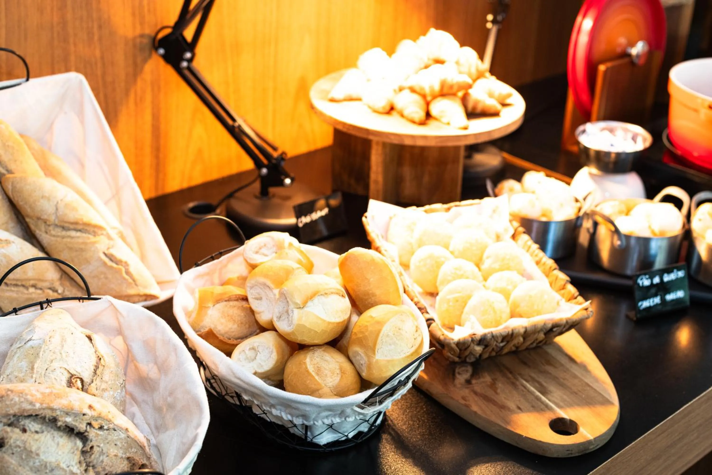 Buffet breakfast in I am Design Hotel Campinas by Hotelaria Brasil