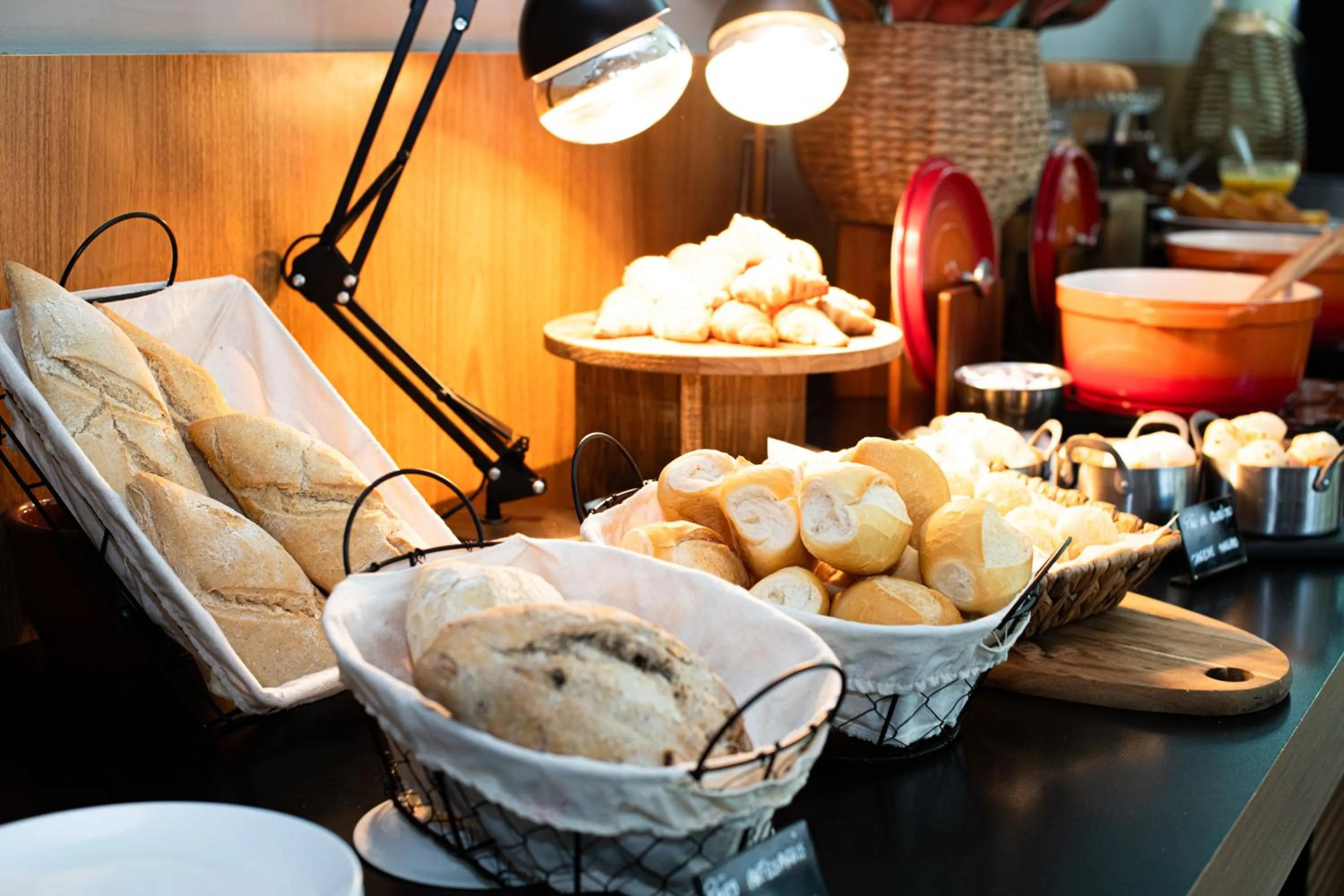 Buffet breakfast in I am Design Hotel Campinas by Hotelaria Brasil