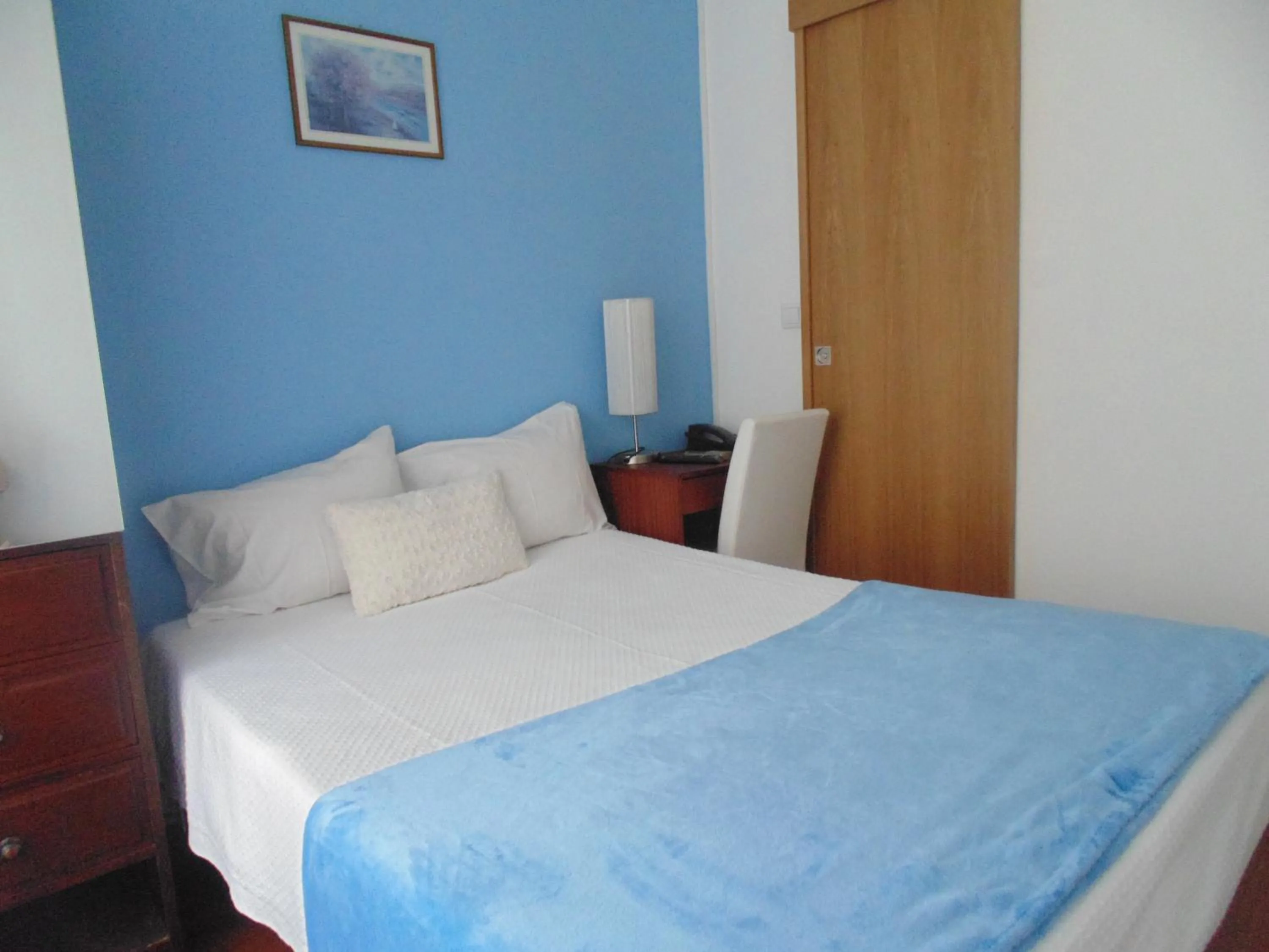 Photo of the whole room, Bed in Hotel Porto Rico