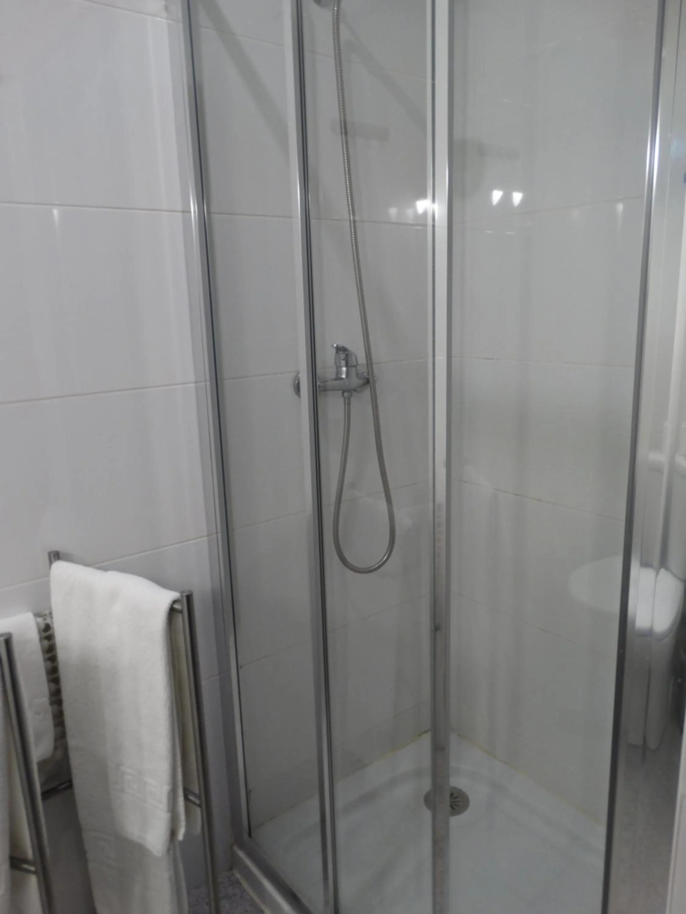 Shower in Hotel Porto Rico