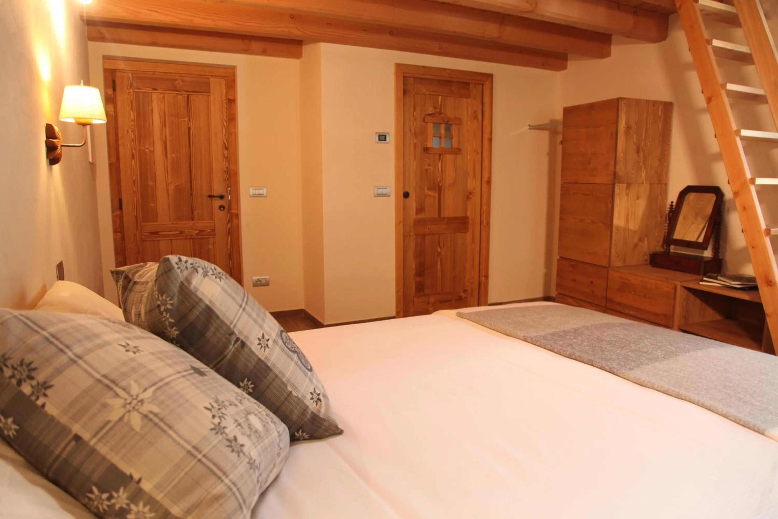 Bedroom, Bed in Mi Casa Tu Casa