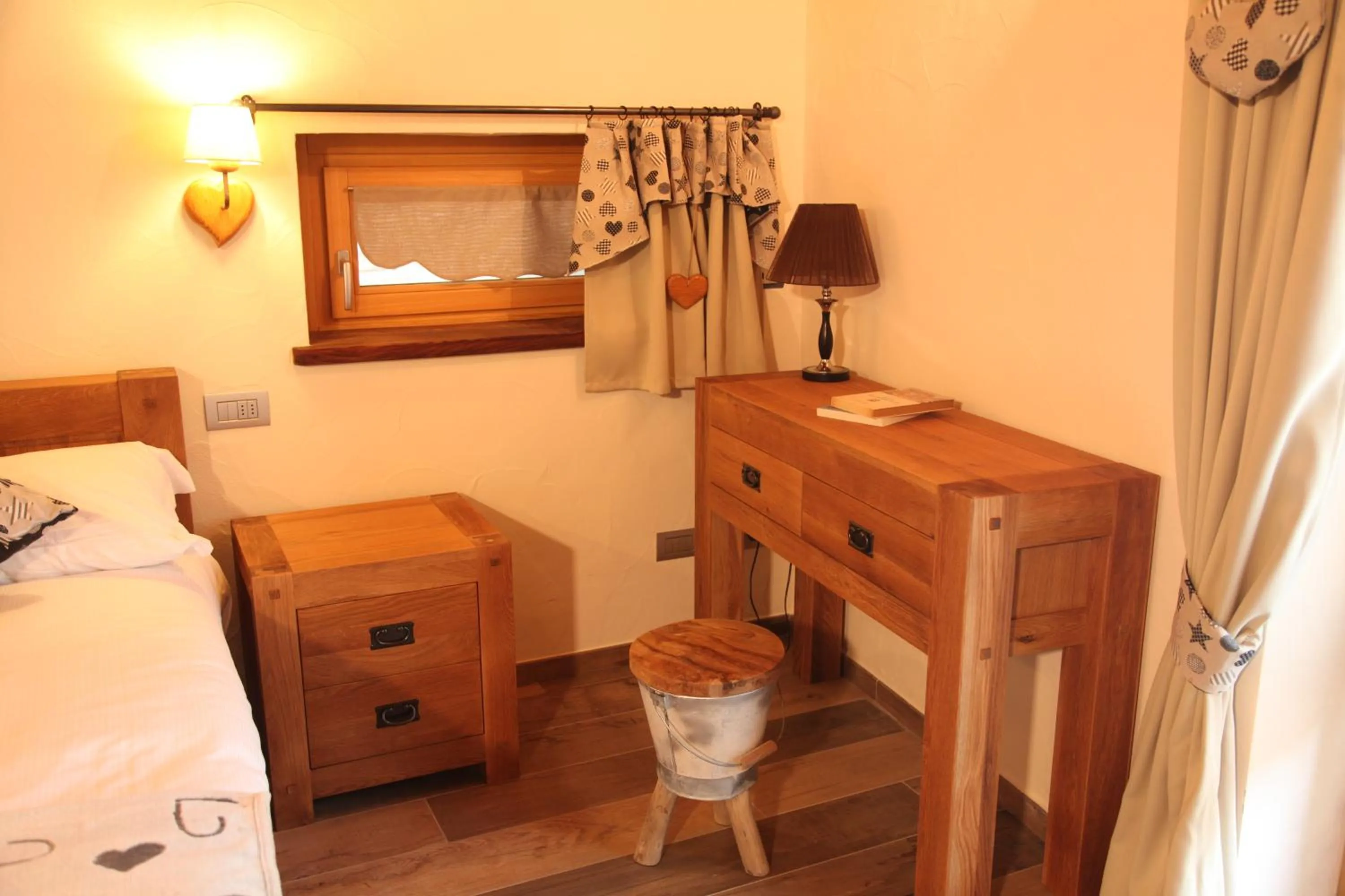 Bedroom, Bed in Mi Casa Tu Casa