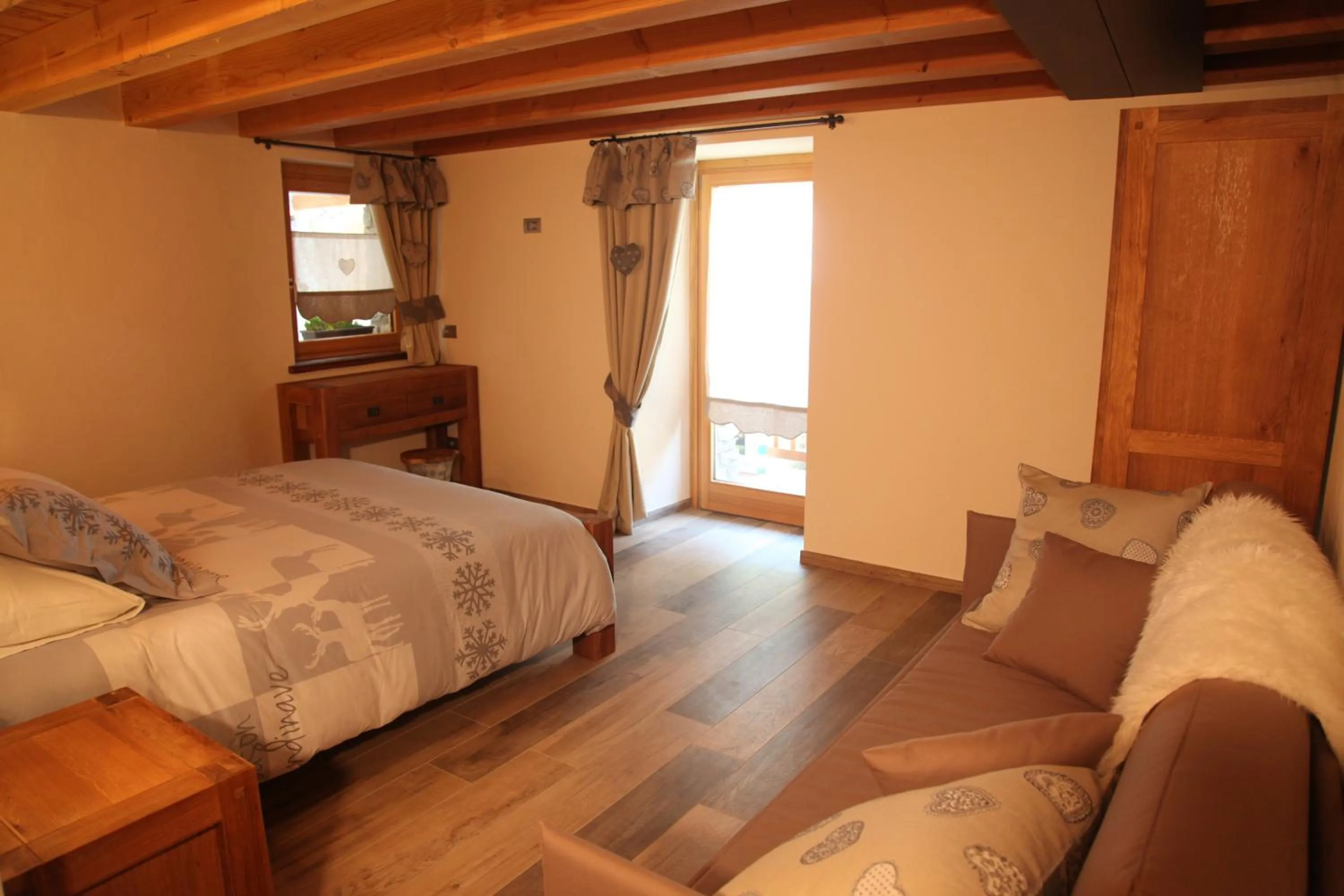 Bedroom, Bed in Mi Casa Tu Casa