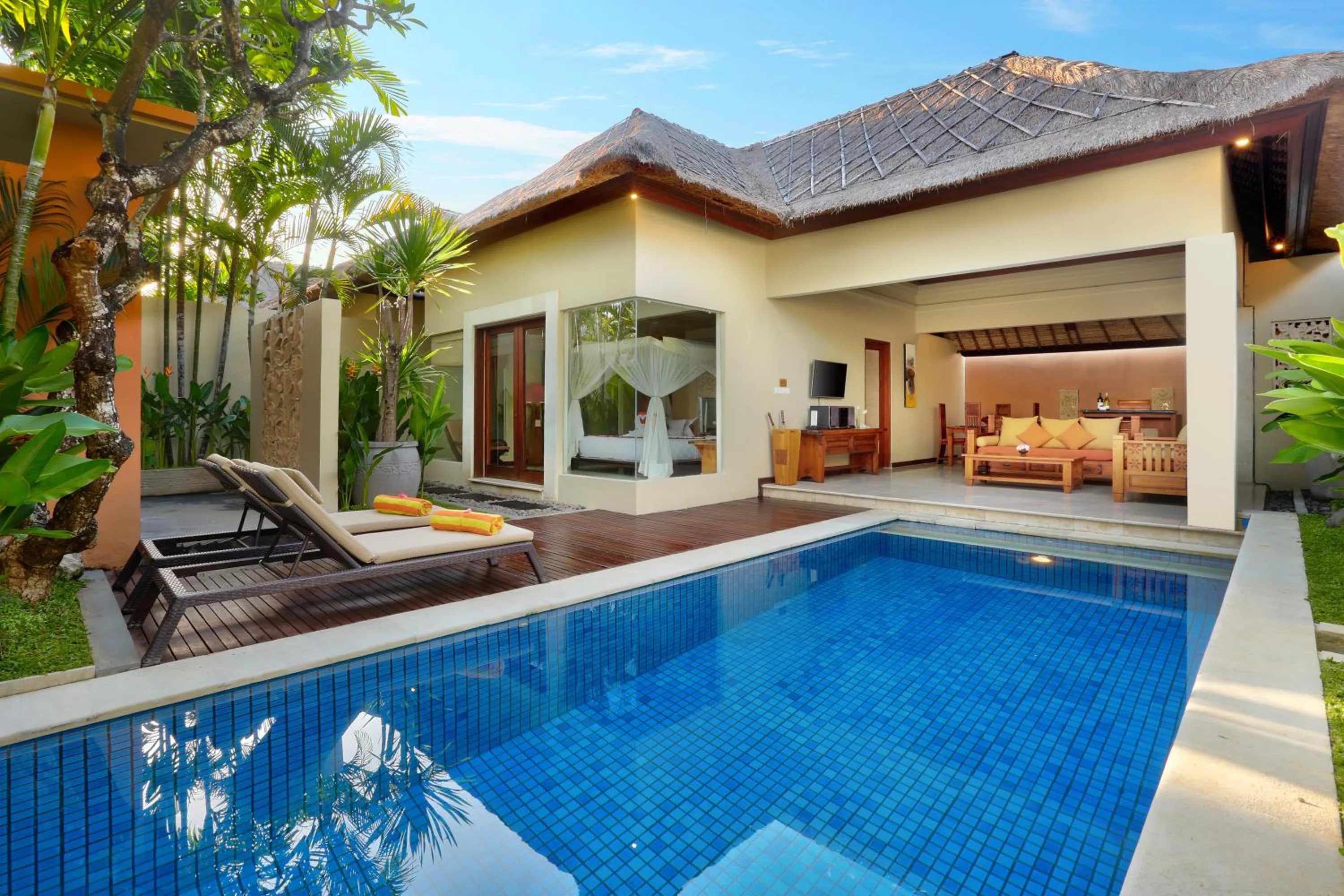 Swimming pool in Bhavana Private Villas