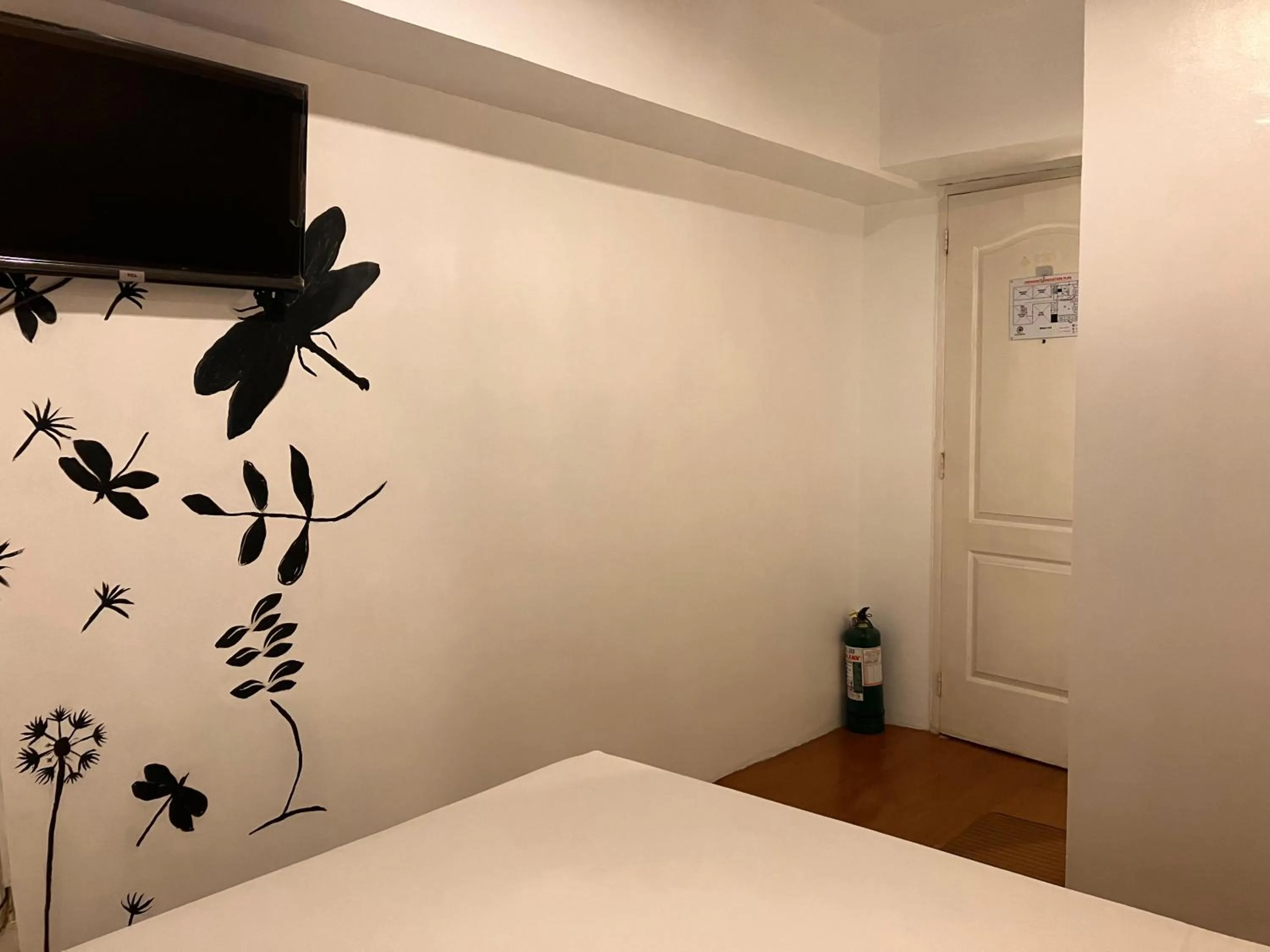 Bed in Spaces Hotel Makati