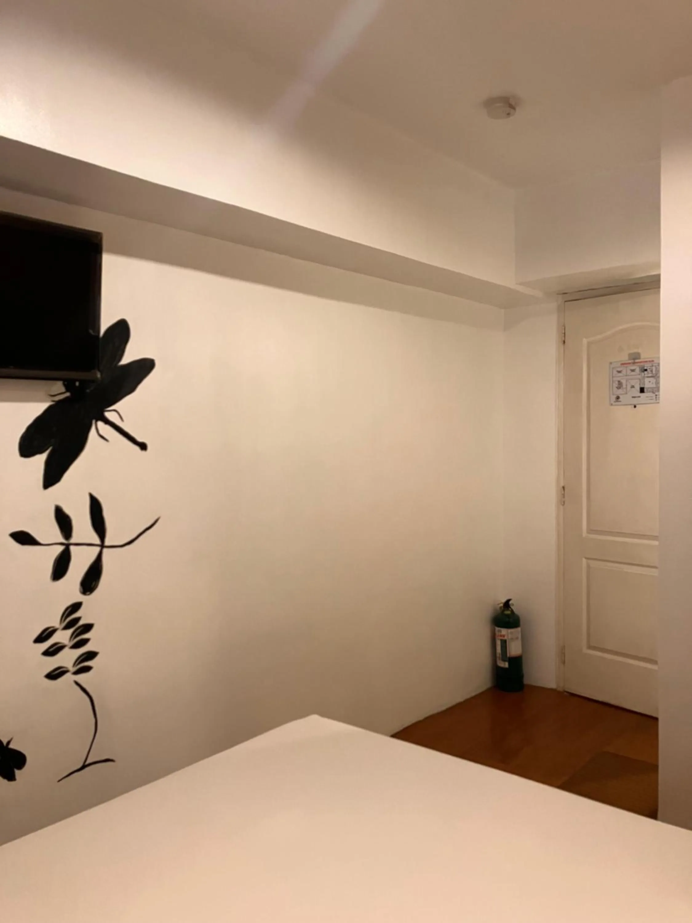 Bed in Spaces Hotel Makati