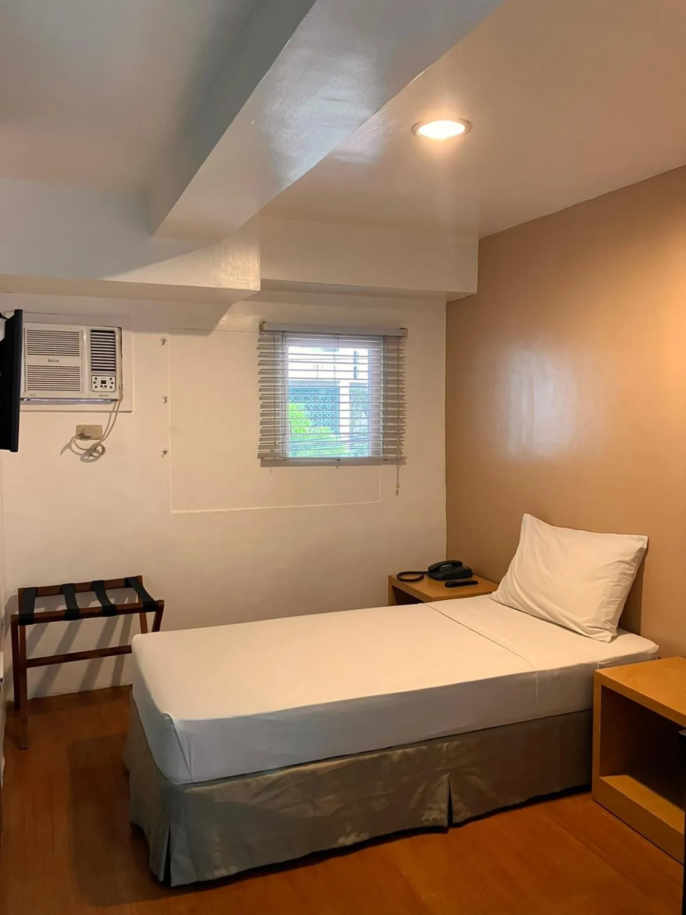 Bed in Spaces Hotel Makati