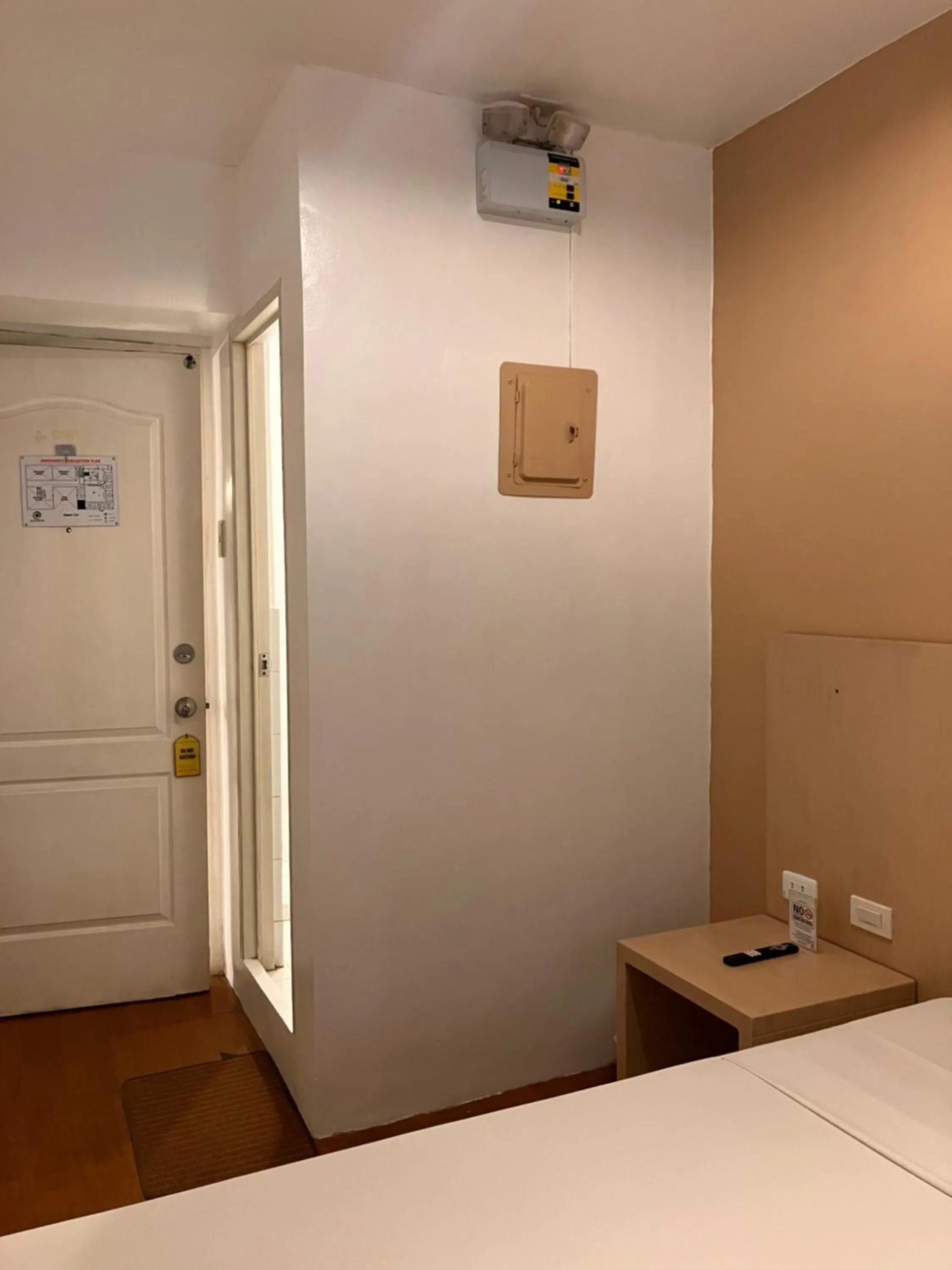 Bed in Spaces Hotel Makati