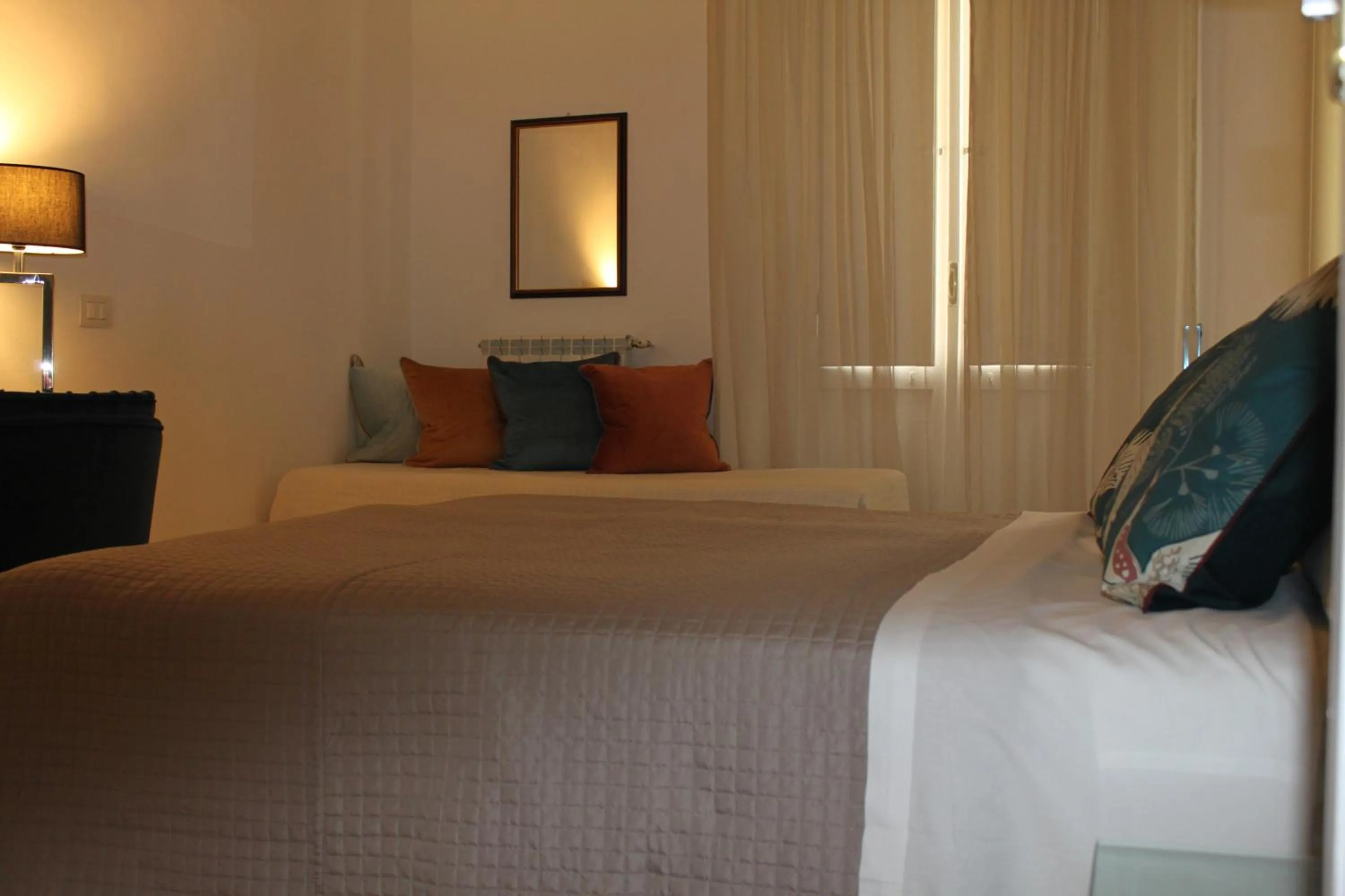 Bed in Camera Con Vista