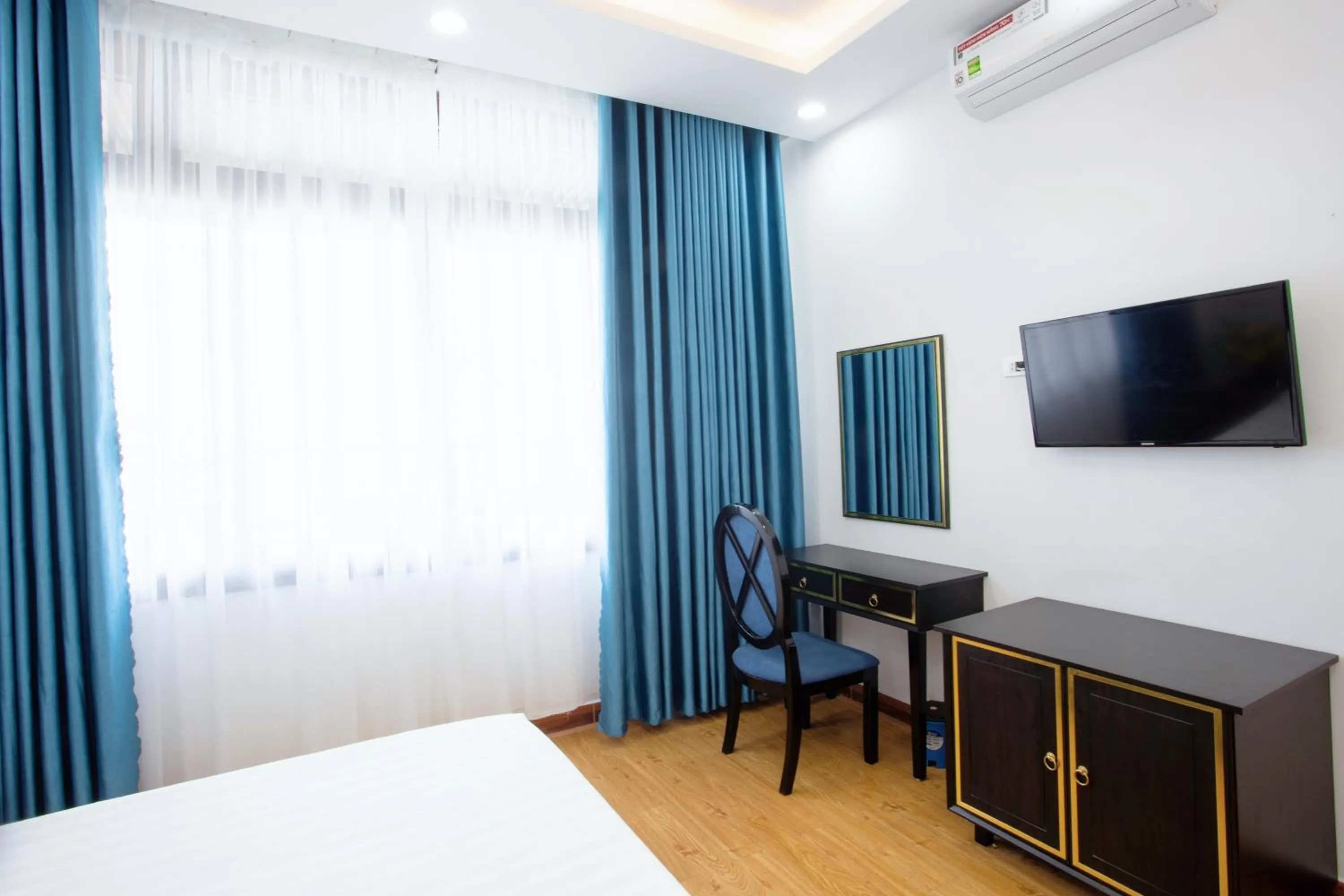 TV and multimedia, Bed in Thuy Duong Boutique Hotel Hue
